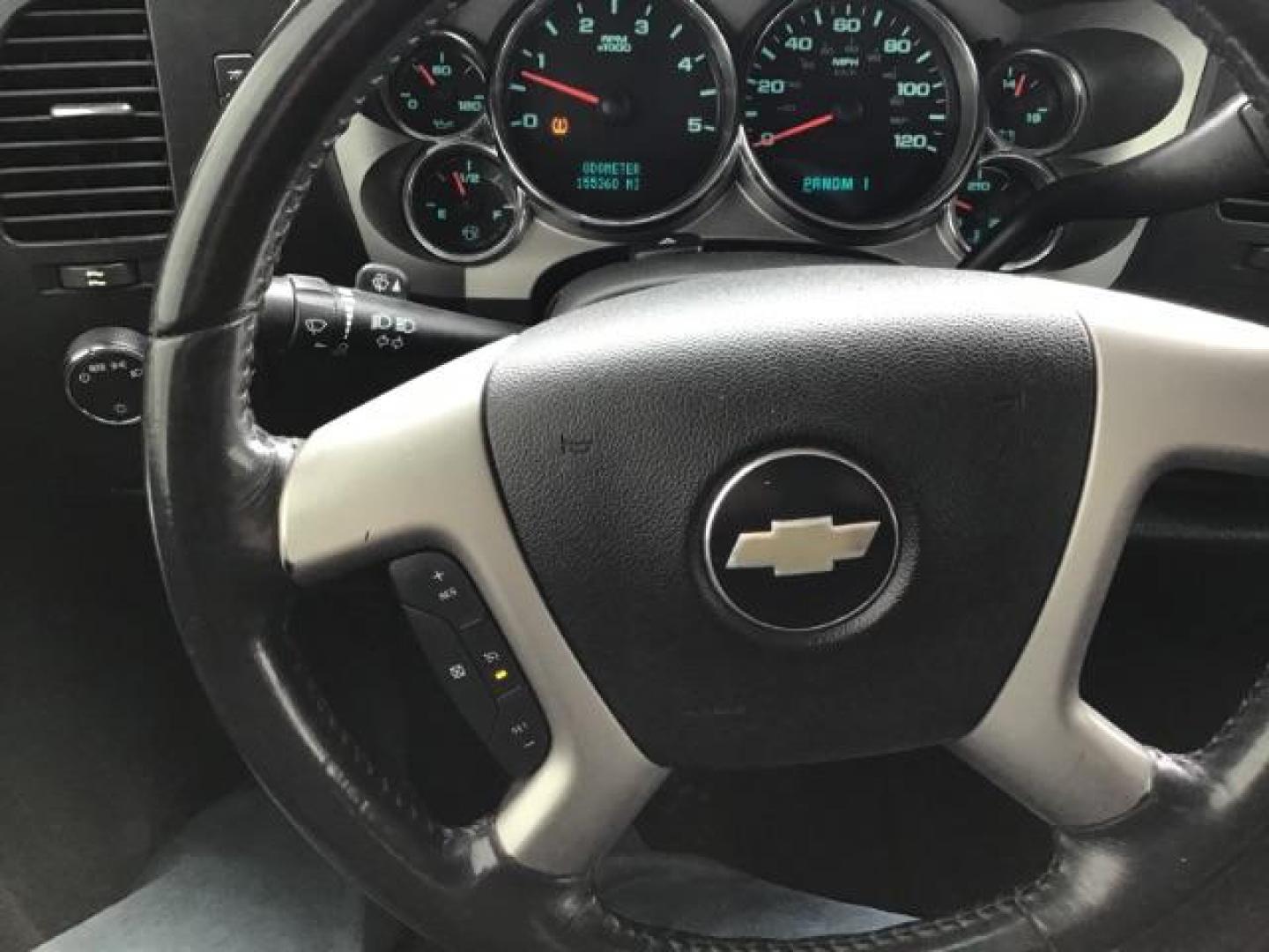 2008 Summit White /Light Titanium/Ebony Cloth Interior Chevrolet Silverado 2500HD LT1 Crew Cab Std. Box 4WD (1GCHK23638F) with an 6.6L V8 OHV 32V TURBO DIESEL engine, 6-Speed Automatic transmission, located at 1235 N Woodruff Ave., Idaho Falls, 83401, (208) 523-1053, 43.507172, -112.000488 - This 2008 Chevrolet 2500 LT1 4x4, has the 6.6L duramax, It comes with cloth interior, integrated brake control, cruise control, power driver seat, power windows and locks. At Timberline Auto it is always easy to find a great deal on your next vehicle! Our experienced sales staff can help find the ri - Photo#13