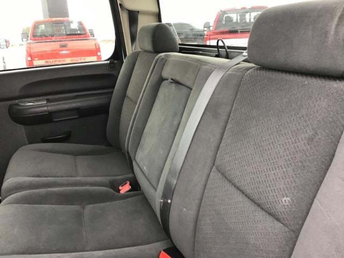 2008 Summit White /Light Titanium/Ebony Cloth Interior Chevrolet Silverado 2500HD LT1 Crew Cab Std. Box 4WD (1GCHK23638F) with an 6.6L V8 OHV 32V TURBO DIESEL engine, 6-Speed Automatic transmission, located at 1235 N Woodruff Ave., Idaho Falls, 83401, (208) 523-1053, 43.507172, -112.000488 - This 2008 Chevrolet 2500 LT1 4x4, has the 6.6L duramax, It comes with cloth interior, integrated brake control, cruise control, power driver seat, power windows and locks. At Timberline Auto it is always easy to find a great deal on your next vehicle! Our experienced sales staff can help find the ri - Photo#18