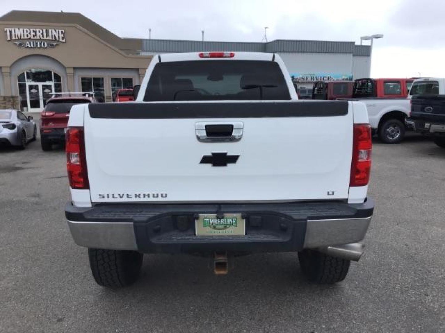 2008 Summit White /Light Titanium/Ebony Cloth Interior Chevrolet Silverado 2500HD LT1 Crew Cab Std. Box 4WD (1GCHK23638F) with an 6.6L V8 OHV 32V TURBO DIESEL engine, 6-Speed Automatic transmission, located at 1235 N Woodruff Ave., Idaho Falls, 83401, (208) 523-1053, 43.507172, -112.000488 - This 2008 Chevrolet 2500 LT1 4x4, has the 6.6L duramax, It comes with cloth interior, integrated brake control, cruise control, power driver seat, power windows and locks. At Timberline Auto it is always easy to find a great deal on your next vehicle! Our experienced sales staff can help find the ri - Photo#3