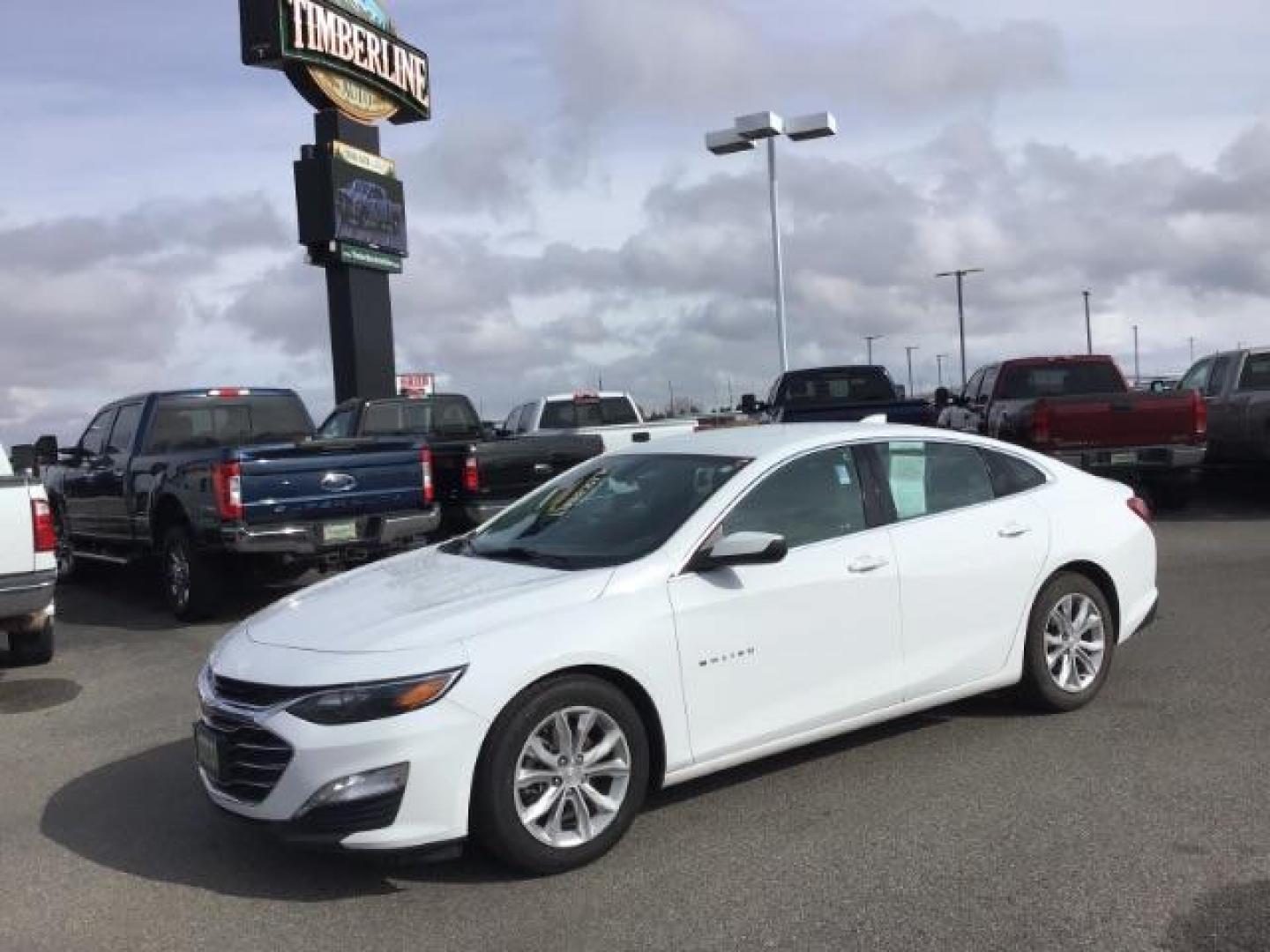 2020 WHITE /LEATHER Chevrolet Malibu LT (1G1ZD5ST8LF) with an 1.5L L4 DOHC 16V engine, 6-Speed Automatic transmission, located at 1235 N Woodruff Ave., Idaho Falls, 83401, (208) 523-1053, 43.507172, -112.000488 - This 2020 Chevrolet Malibu LT, has 93,000 miles. Comes with cloth interior, heated seats, keyless remote, blue tooth audio, tinted windows, and back up camera. At Timberline Auto it is always easy to find a great deal on your next vehicle! Our experienced sales staff can help find the right vehicle - Photo#0