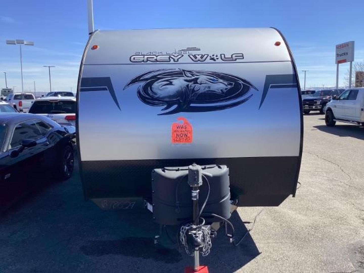 2021 SILVER Forest River GREY WOLF - (4X4TCKY2XMK) with an NA engine, NA transmission, located at 1235 N Woodruff Ave., Idaho Falls, 83401, (208) 523-1053, 43.507172, -112.000488 - Queen Bed: The Grey Wolf 23MKBC often features a queen-sized bed in the master bedroom, providing a comfortable sleeping space for two adults. Slide-Out Dinette: The trailer may include a slide-out dinette, which expands the living space when parked and provides additional seating and dining area. - Photo#1