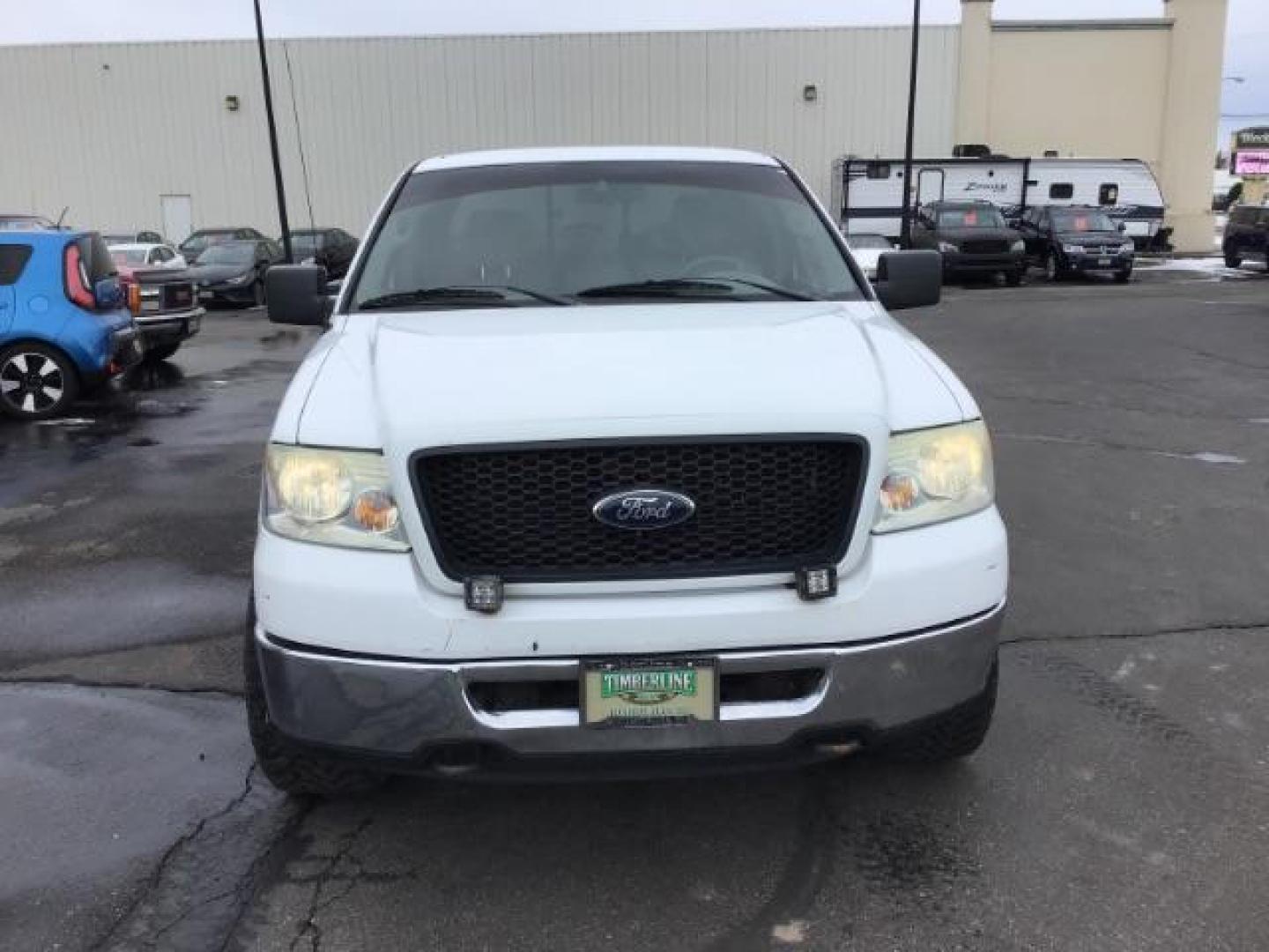 2006 WHITE /Med/Dark Flint Cloth Interior Ford F-150 XLT SuperCab 5.5-ft Box 4WD (1FTPX14V66N) with an 5.4L V8 SOHC 24V FFV engine, 4-Speed Automatic transmission, located at 1235 N Woodruff Ave., Idaho Falls, 83401, (208) 523-1053, 43.507172, -112.000488 - This 2006 Ford F150 XLT 4x4, has the 5.4L V8 motor. It has 150,000 miles. Comes with cloth seats, cruise control, AM/FM CD stereo, and power windows and locks. At Timberline Auto it is always easy to find a great deal on your next vehicle! Our experienced sales staff can help find the right vehicle - Photo#7