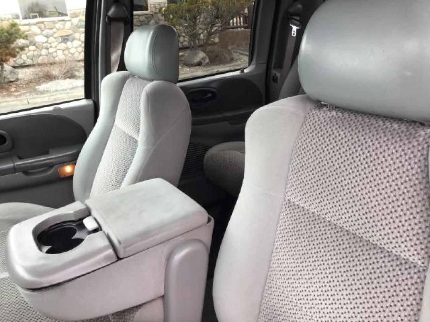 2002 Oxford White /Medium Graphite Cloth Interior Ford F-150 XLT SuperCrew Short Bed 4WD (1FTRW08L02K) with an 5.4L V8 SOHC 16V engine, 4-Speed Automatic transmission, located at 1235 N Woodruff Ave., Idaho Falls, 83401, (208) 523-1053, 43.507172, -112.000488 - This 2002 Ford F150 4x4 XLT, has 151,000 miles. Comes with cloth interior, cruise control, power drivers seat, AM/FM CD stereo, and power windows. At Timberline Auto it is always easy to find a great deal on your next vehicle! Our experienced sales staff can help find the right vehicle will fit your - Photo#9