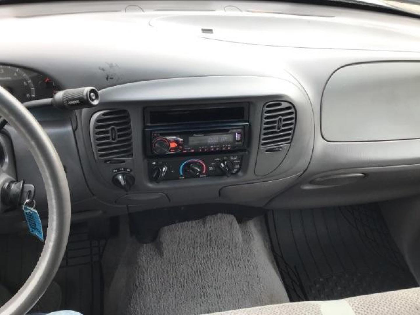 2002 Oxford White /Medium Graphite Cloth Interior Ford F-150 XLT SuperCrew Short Bed 4WD (1FTRW08L02K) with an 5.4L V8 SOHC 16V engine, 4-Speed Automatic transmission, located at 1235 N Woodruff Ave., Idaho Falls, 83401, (208) 523-1053, 43.507172, -112.000488 - This 2002 Ford F150 4x4 XLT, has 151,000 miles. Comes with cloth interior, cruise control, power drivers seat, AM/FM CD stereo, and power windows. At Timberline Auto it is always easy to find a great deal on your next vehicle! Our experienced sales staff can help find the right vehicle will fit your - Photo#10