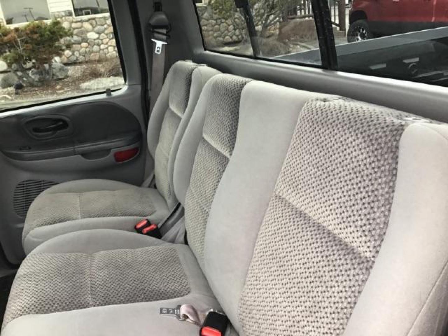 2002 Oxford White /Medium Graphite Cloth Interior Ford F-150 XLT SuperCrew Short Bed 4WD (1FTRW08L02K) with an 5.4L V8 SOHC 16V engine, 4-Speed Automatic transmission, located at 1235 N Woodruff Ave., Idaho Falls, 83401, (208) 523-1053, 43.507172, -112.000488 - This 2002 Ford F150 4x4 XLT, has 151,000 miles. Comes with cloth interior, cruise control, power drivers seat, AM/FM CD stereo, and power windows. At Timberline Auto it is always easy to find a great deal on your next vehicle! Our experienced sales staff can help find the right vehicle will fit your - Photo#17