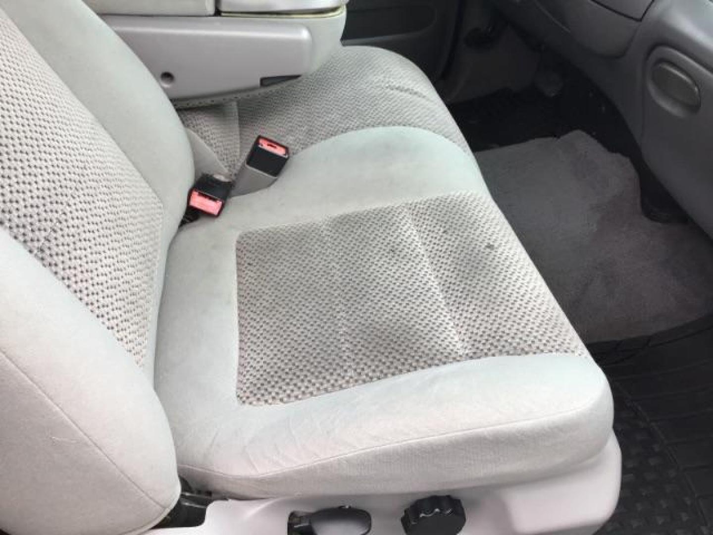 2002 Oxford White /Medium Graphite Cloth Interior Ford F-150 XLT SuperCrew Short Bed 4WD (1FTRW08L02K) with an 5.4L V8 SOHC 16V engine, 4-Speed Automatic transmission, located at 1235 N Woodruff Ave., Idaho Falls, 83401, (208) 523-1053, 43.507172, -112.000488 - This 2002 Ford F150 4x4 XLT, has 151,000 miles. Comes with cloth interior, cruise control, power drivers seat, AM/FM CD stereo, and power windows. At Timberline Auto it is always easy to find a great deal on your next vehicle! Our experienced sales staff can help find the right vehicle will fit your - Photo#20