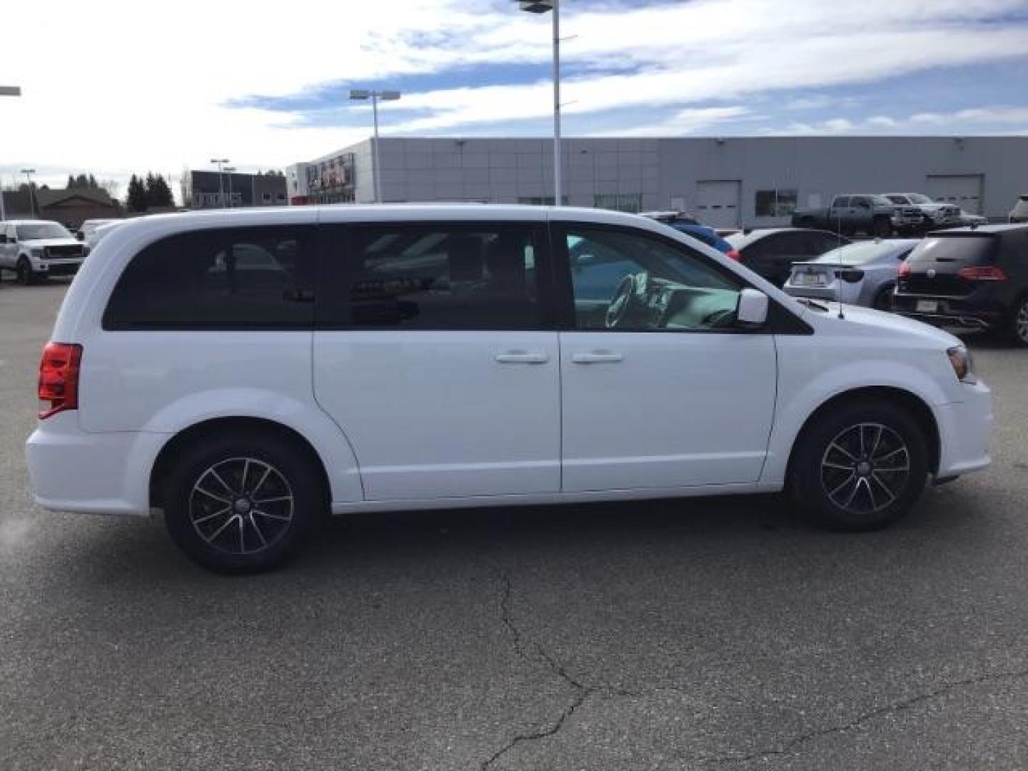 2019 WHITE /LEATHER Dodge Grand Caravan GT (2C4RDGEG7KR) with an 3.6L V6 DOHC 24V engine, 6-Speed Automatic transmission, located at 1235 N Woodruff Ave., Idaho Falls, 83401, (208) 523-1053, 43.507172, -112.000488 - This 2019 Dodge Grand Caravan, has 94,000 miles. Comes with leather seats, cruise control, blue tooth audio, back up camera, cruise control, and stow and go seating. At Timberline Auto it is always easy to find a great deal on your next vehicle! Our experienced sales staff can help find the right ve - Photo#5