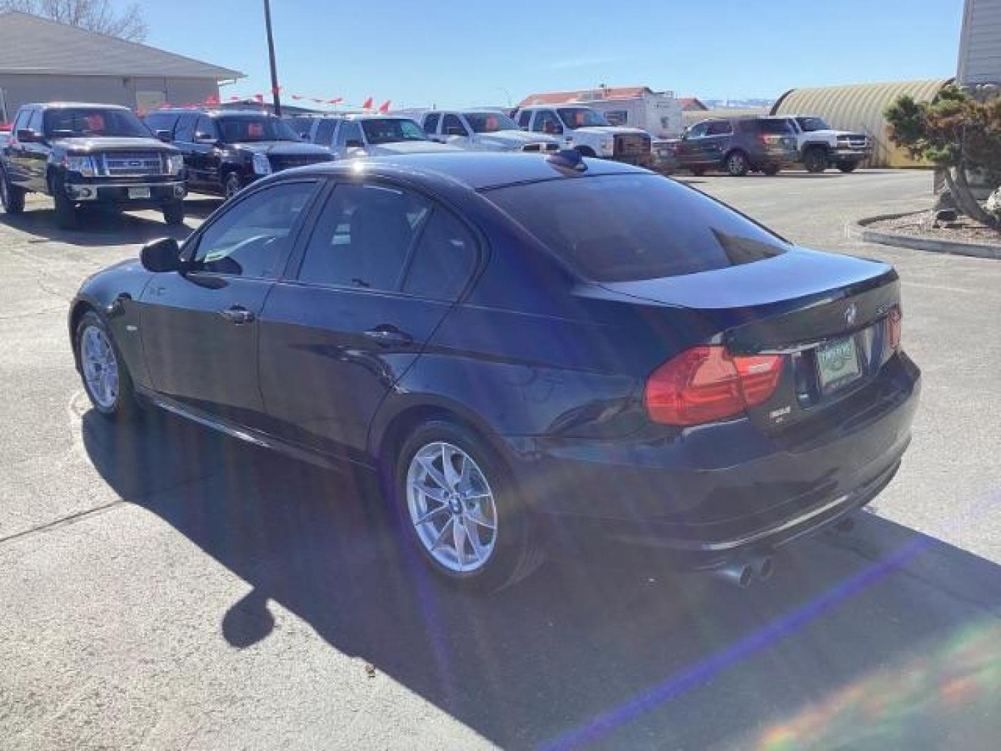 2010 BLUE /Black Leather Interior BMW 3-Series 328i (WBAPH5C54AA) with an 3.0L L6 DOHC 24V engine, 6-Speed Automatic transmission, located at 1235 N Woodruff Ave., Idaho Falls, 83401, (208) 523-1053, 43.507172, -112.000488 - The 2010 BMW 328i, a part of the BMW 3 Series lineup, typically comes with a range of standard and optional features that emphasize performance, luxury, and technology. Here are some of the key features you might find on a 2010 BMW 328i: 3.0-liter Inline-6 Engine: The 328i is powered by a 3.0-liter - Photo#2