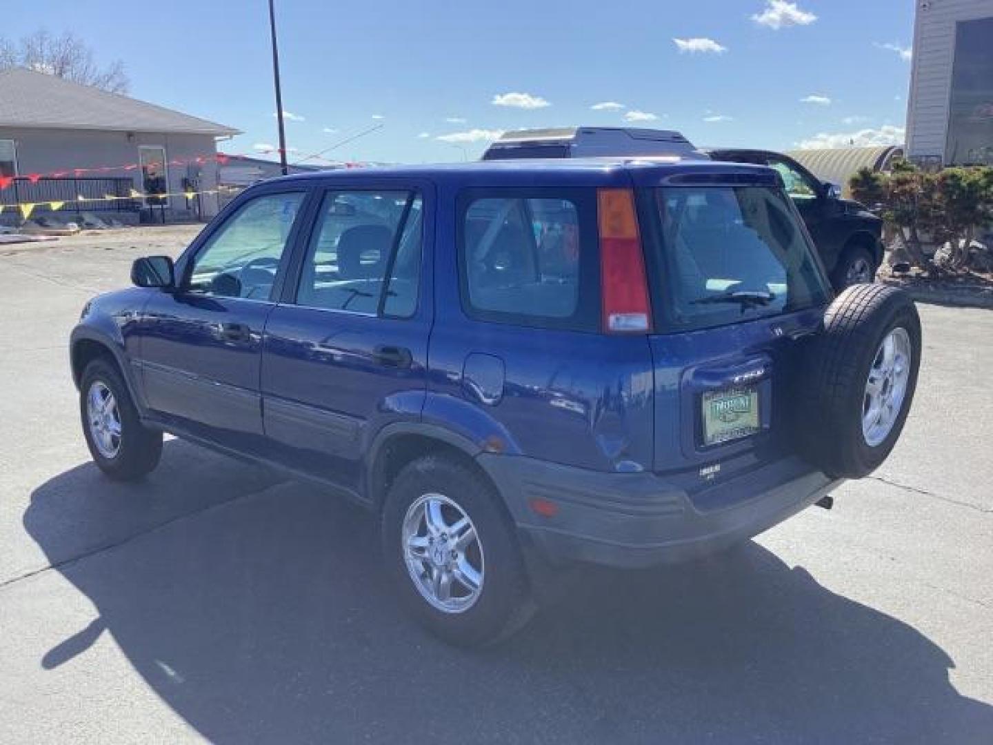 1997 BLUE /CLOTH Honda CR-V Base (JHLRD185XVC) with an 2.0L L4 DOHC 16V engine, 4-Speed Automatic transmission, located at 1235 N Woodruff Ave., Idaho Falls, 83401, (208) 523-1053, 43.507172, -112.000488 - The 1997 Honda CR-V Base model came with a range of standard features for its time. Here are some of the key features: Engine: The 1997 CR-V Base model was equipped with a 2.0-liter inline-four engine, producing around 126 horsepower and 133 lb-ft of torque. Transmission: Most CR-V Base models cam - Photo#2