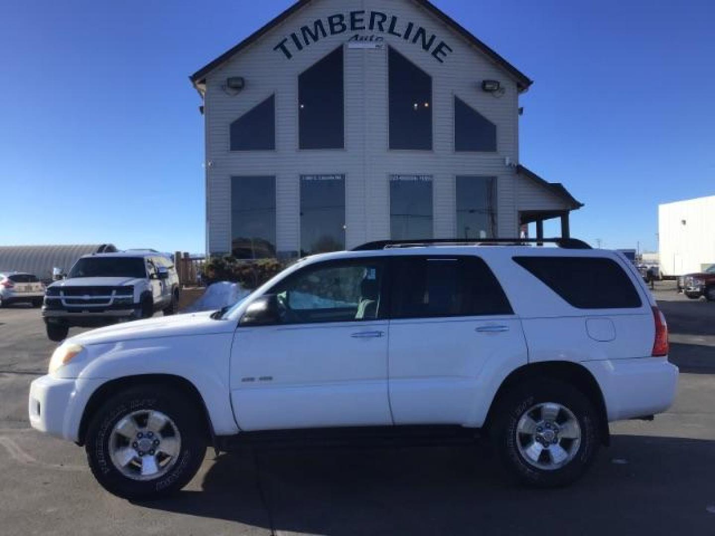 2007 Toyota 4Runner NA (JTEBU14R470) , located at 1235 N Woodruff Ave., Idaho Falls, 83401, (208) 523-1053, 43.507172, -112.000488 - This 2007 Toyota 4Runner SR5 4x4, has 195,000 miles. Come with cloth interior, AM/FM CD stereo, cruise control, power windows and locks, and 3rd row seating. At Timberline Auto it is always easy to find a great deal on your next vehicle! Our experienced sales staff can help find the right vehicle wi - Photo#1