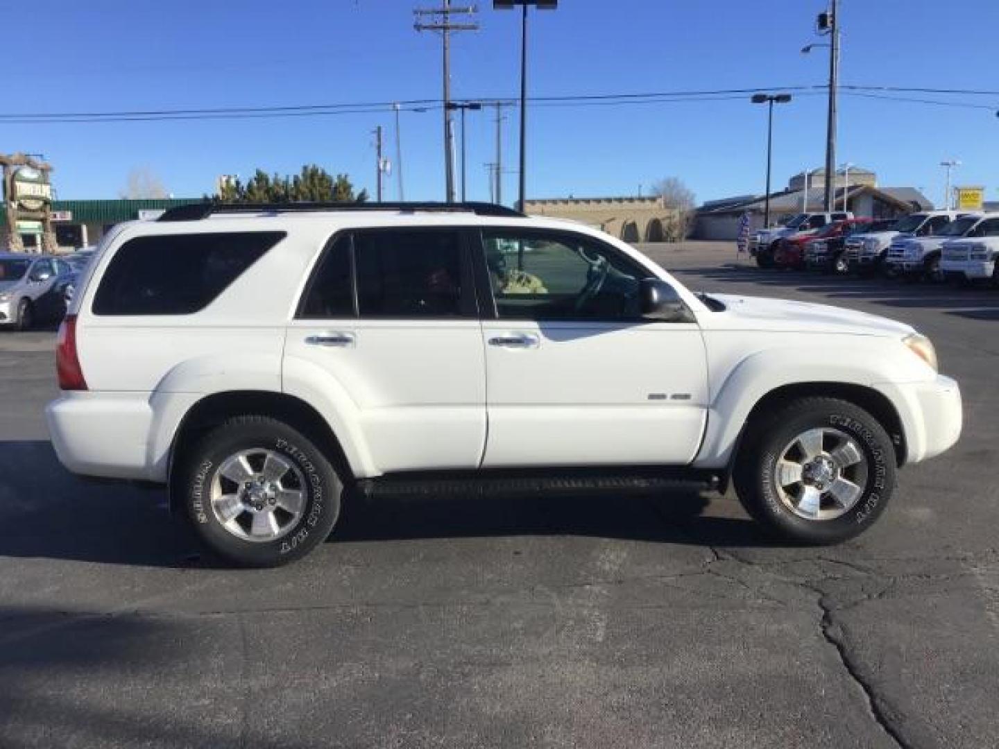 2007 Toyota 4Runner NA (JTEBU14R470) , located at 1235 N Woodruff Ave., Idaho Falls, 83401, (208) 523-1053, 43.507172, -112.000488 - This 2007 Toyota 4Runner SR5 4x4, has 195,000 miles. Come with cloth interior, AM/FM CD stereo, cruise control, power windows and locks, and 3rd row seating. At Timberline Auto it is always easy to find a great deal on your next vehicle! Our experienced sales staff can help find the right vehicle wi - Photo#5