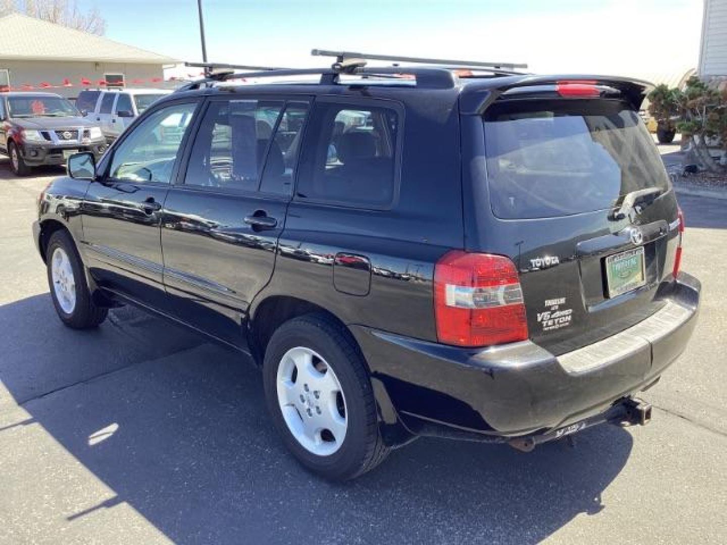 2006 Black Toyota Highlander Limited V6 4WD (JTEEP21A860) with an 3.3L V6 DOHC 24V engine, 5-Speed Automatic transmission, located at 1235 N Woodruff Ave., Idaho Falls, 83401, (208) 523-1053, 43.507172, -112.000488 - The 2006 Toyota Highlander is a midsize crossover SUV known for its reliability, comfort, and versatility. Here are the key features you might find on the 2006 Toyota Highlander: Engine Options: The Highlander typically comes with a choice of two engine options: 2.4-liter inline-four engine: Produc - Photo#2