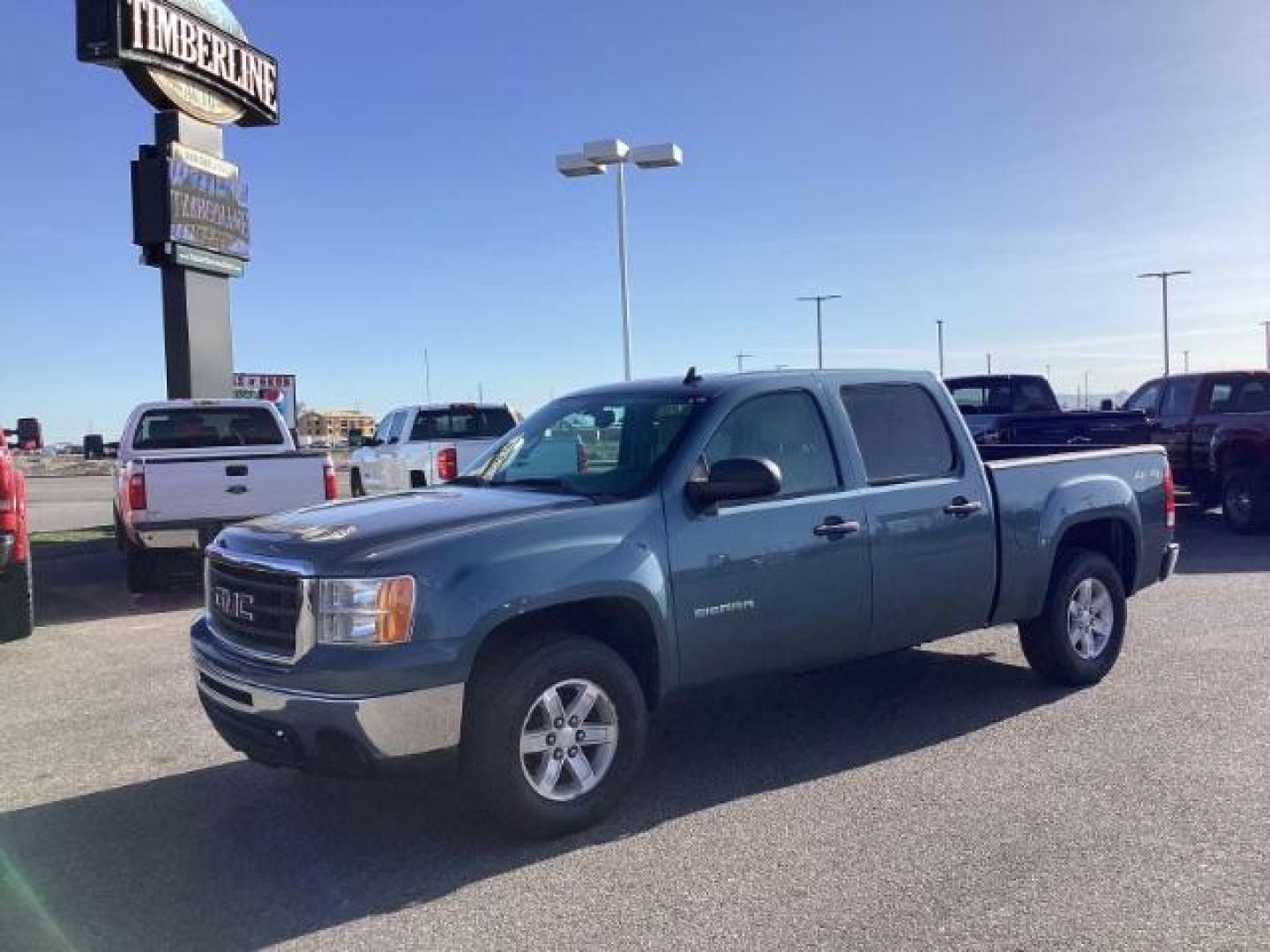 2011 Midnight Blue Metallic /Ebony Cloth Interior GMC Sierra 1500 SLE Crew Cab 4WD (3GTP2VE36BG) with an 5.3L V8 OHV 16V FFV engine, 6-Speed Automatic transmission, located at 1235 N Woodruff Ave., Idaho Falls, 83401, (208) 523-1053, 43.507172, -112.000488 - Photo#0