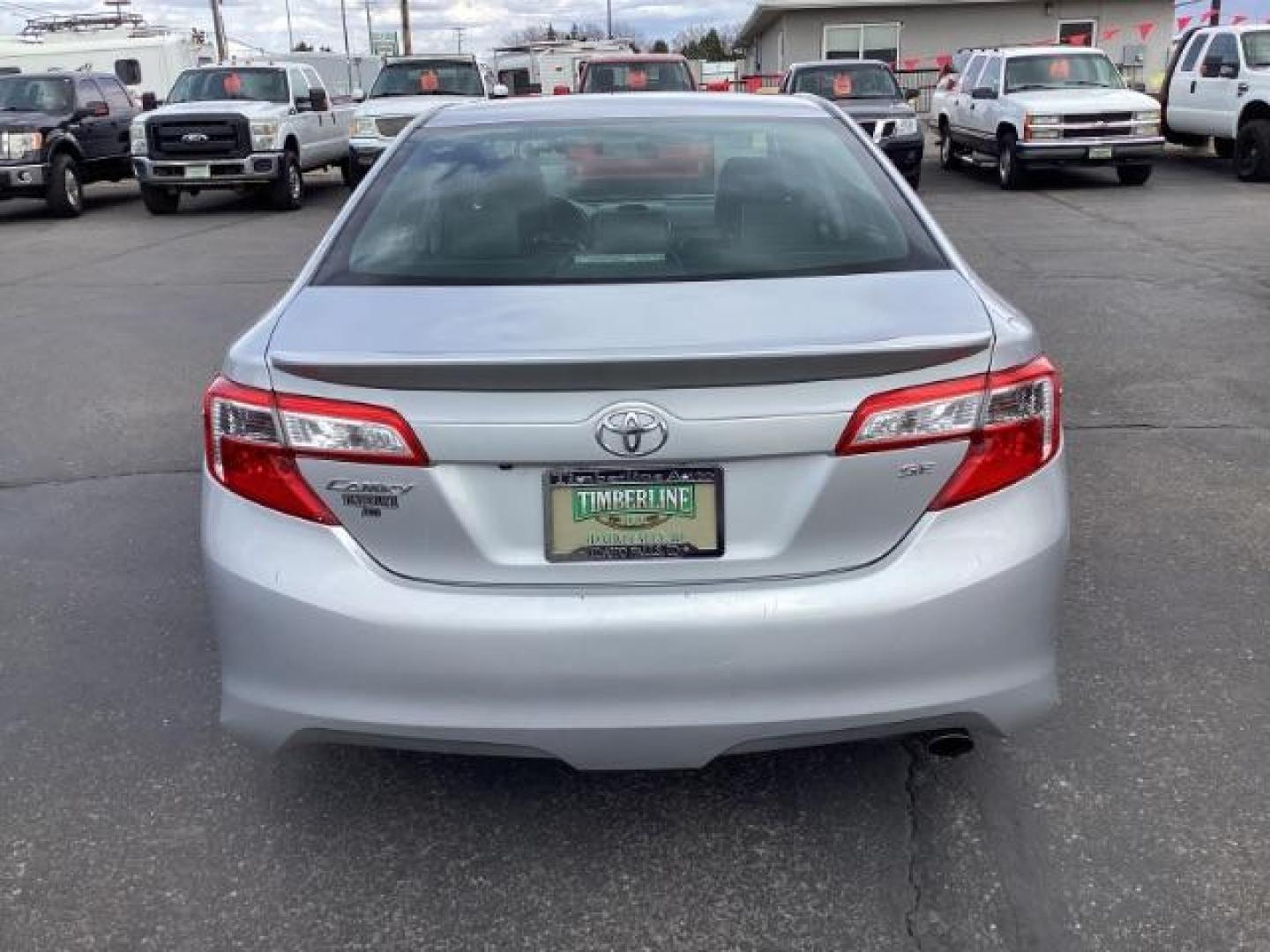 2014 Classic Silver Metallic /Black/Ash 2-Tone Toyota Camry SE (4T1BF1FK9EU) with an 2.5L L4 DOHC 16V engine, 6-Speed Automatic transmission, located at 1235 N Woodruff Ave., Idaho Falls, 83401, (208) 523-1053, 43.507172, -112.000488 - The 2014 Toyota Camry SE is a midsize sedan known for its reliability, comfort, and sporty design. Here are the key features you might find on the 2014 Toyota Camry SE: Engine: Typically equipped with a 2.5-liter inline-four engine producing around 178 horsepower and 170 lb-ft of torque, paired wit - Photo#3