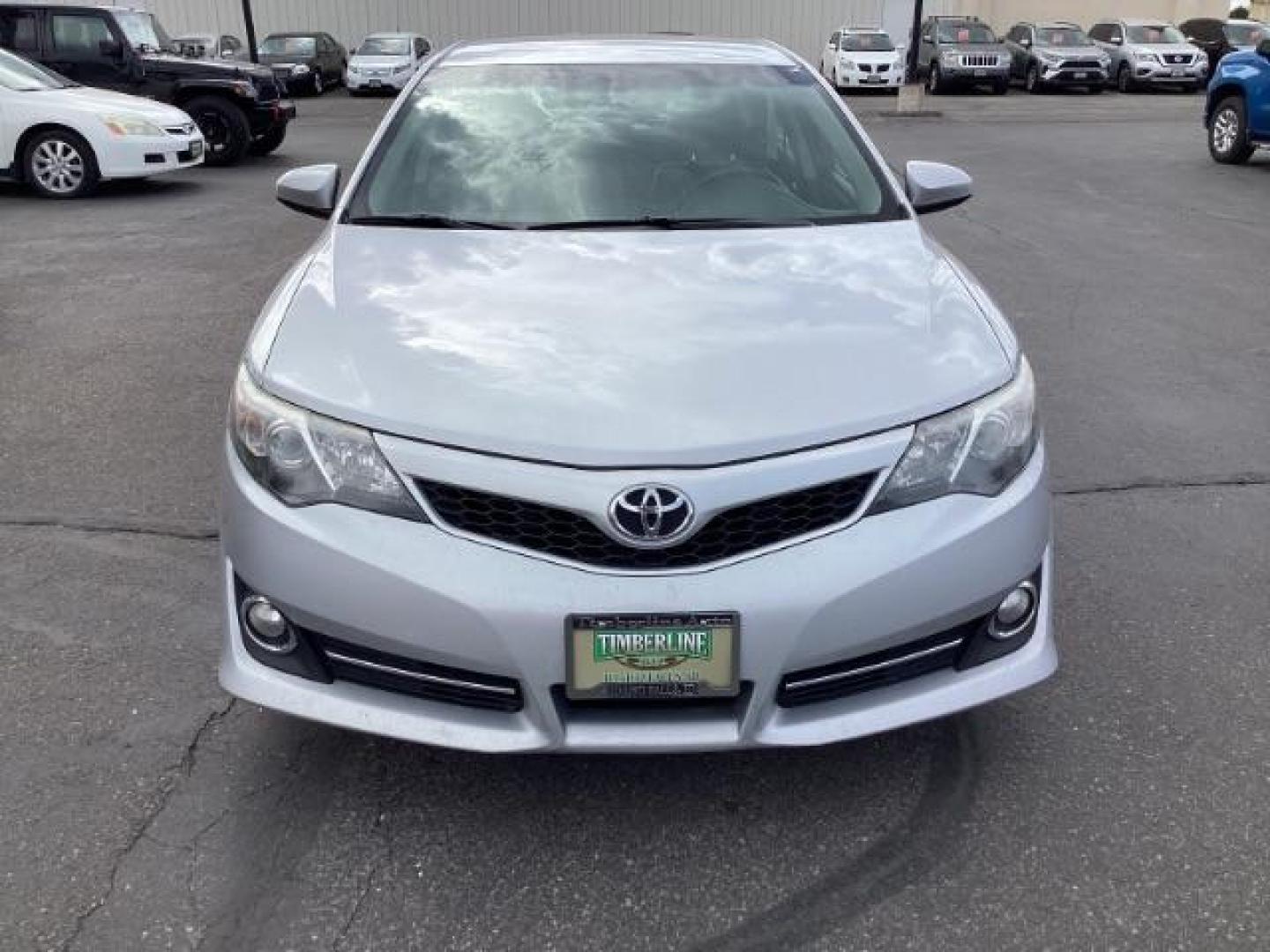 2014 Classic Silver Metallic /Black/Ash 2-Tone Toyota Camry SE (4T1BF1FK9EU) with an 2.5L L4 DOHC 16V engine, 6-Speed Automatic transmission, located at 1235 N Woodruff Ave., Idaho Falls, 83401, (208) 523-1053, 43.507172, -112.000488 - The 2014 Toyota Camry SE is a midsize sedan known for its reliability, comfort, and sporty design. Here are the key features you might find on the 2014 Toyota Camry SE: Engine: Typically equipped with a 2.5-liter inline-four engine producing around 178 horsepower and 170 lb-ft of torque, paired wit - Photo#7