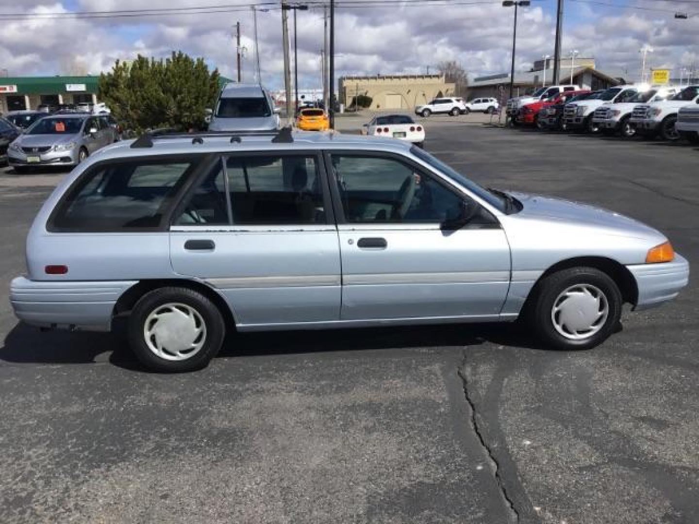 1993 Ford Escort Wagon LX (3FAPP15J1PR) with an 1.9L L4 SOHC 8V engine, located at 1235 N Woodruff Ave., Idaho Falls, 83401, (208) 523-1053, 43.507172, -112.000488 - Photo#5