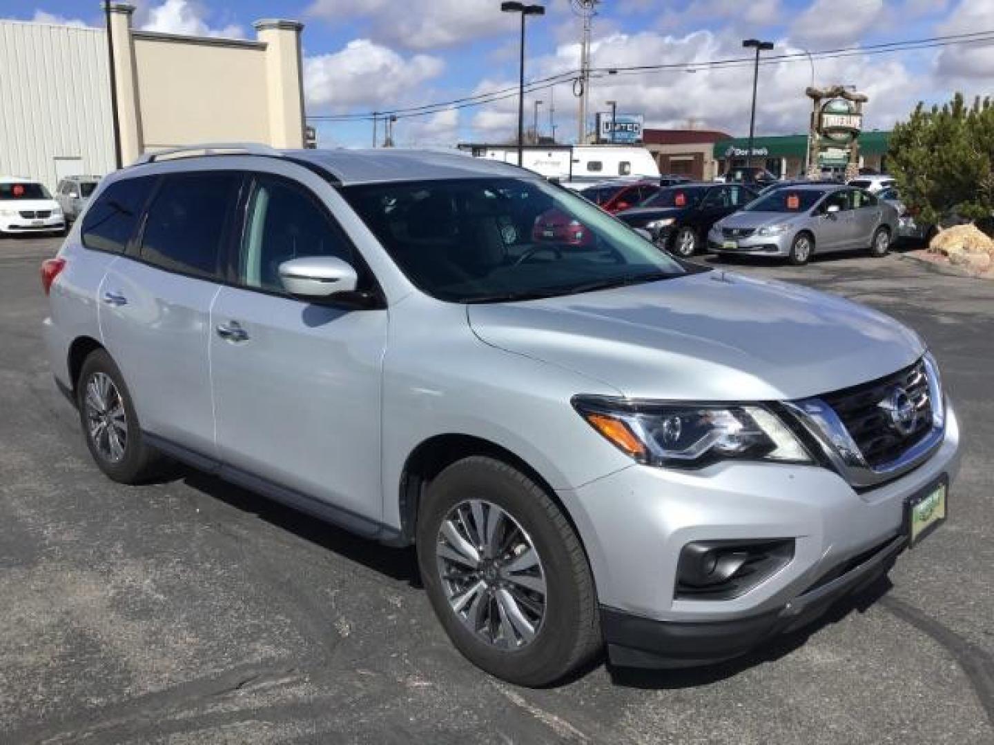 2019 Nissan Pathfinder NA (5N1DR2MN3KC) , located at 1235 N Woodruff Ave., Idaho Falls, 83401, (208) 523-1053, 43.507172, -112.000488 - Photo#5