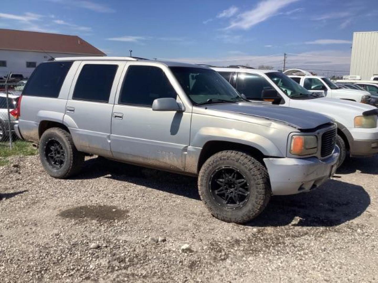 2000 Pewter Metallic GMC Yukon SLE 4WD (1GKEK13R5YR) with an 5.7L V8 OHV 16V engine, 4-Speed Automatic transmission, located at 1235 N Woodruff Ave., Idaho Falls, 83401, (208) 523-1053, 43.507172, -112.000488 - New Inventory. Going thru service and inspect. Call for more pictures. At Timberline Auto it is always easy to find a great deal on your next vehicle! Our experienced sales staff can help find the right vehicle will fit your needs. Our knowledgeable finance department has options for almost any cred - Photo#0