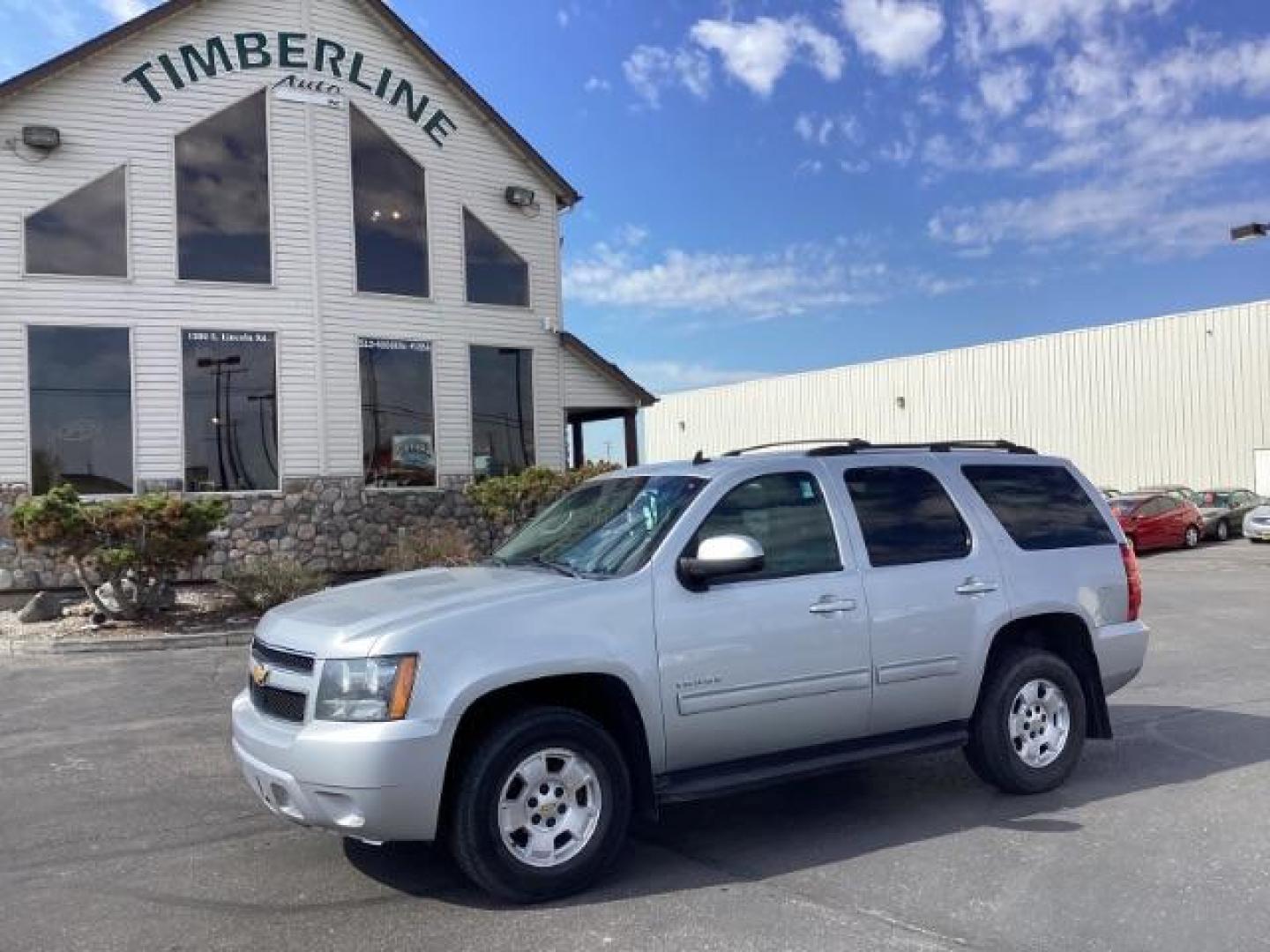 2012 SILVER Chevrolet Tahoe LT 4WD (1GNSKBE00CR) with an 5.3L V8 OHV 16V FFV engine, 6-Speed Automatic transmission, located at 1235 N Woodruff Ave., Idaho Falls, 83401, (208) 523-1053, 43.507172, -112.000488 - The 2012 Chevrolet Tahoe LT trim typically offers a range of features aimed at providing comfort, convenience, and versatility. Here are some key features you can typically find in the 2012 Chevrolet Tahoe LT: Engine: The 2012 Tahoe LT typically comes equipped with a powerful 5.3-liter V8 engine, p - Photo#1