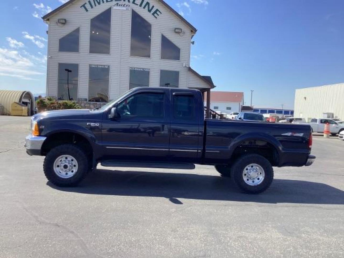 1999 BLUE Ford F-250 SD NA (1FTNX21L1XE) , located at 1235 N Woodruff Ave., Idaho Falls, 83401, (208) 523-1053, 43.507172, -112.000488 - The 1999 Ford F-250 XL with a manual transmission typically offers a range of features suitable for both work and everyday use. Here are some key features you can typically find in the 1999 Ford F-250 XL: Engine Options: The 1999 F-250 XL usually offers a choice of engine options: 5.4-liter V8 eng - Photo#1