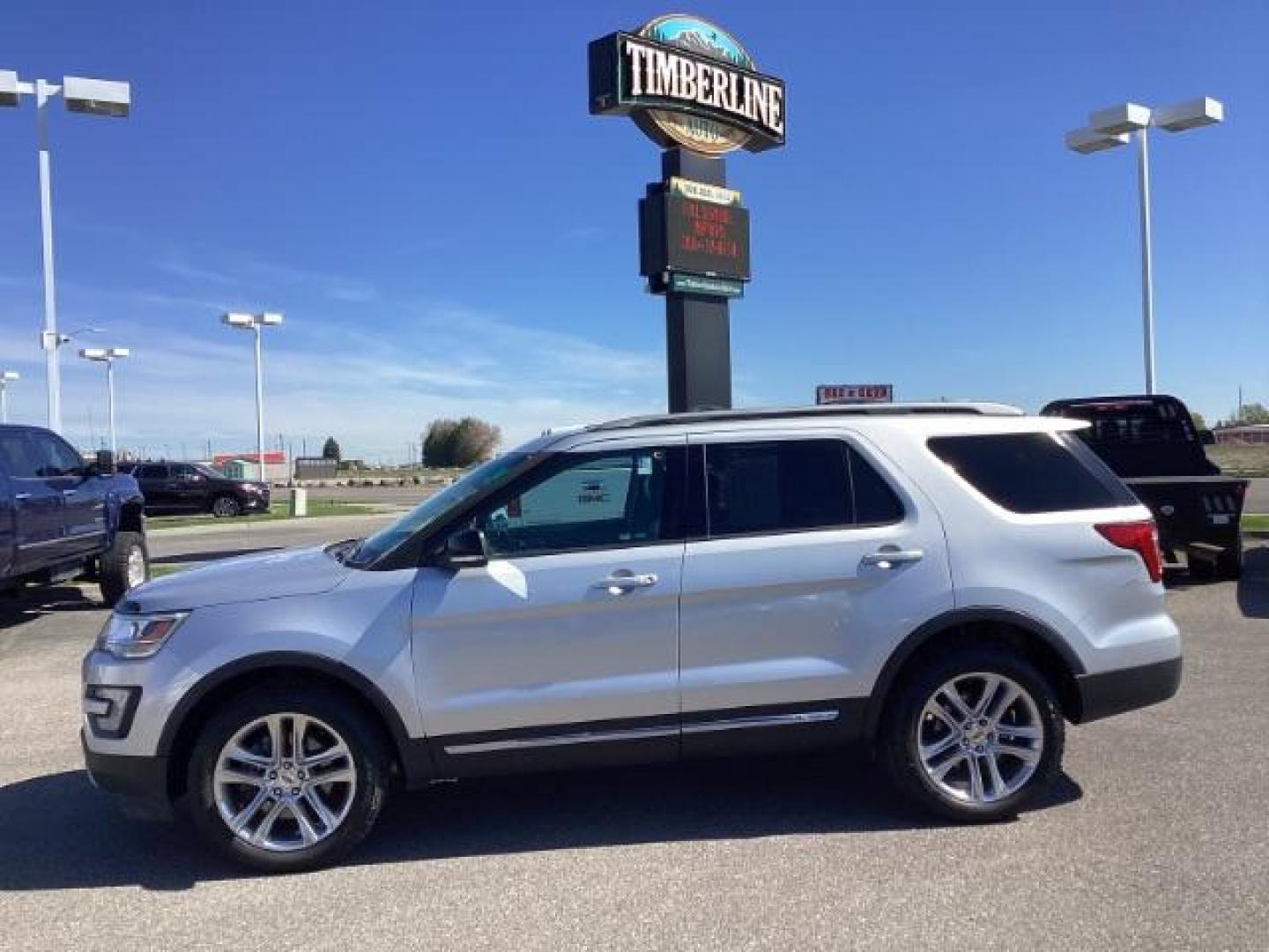 2017 Ingot Silver Metallic /Dark Earth w/Ebony Black, leather/sueded microfibe Ford Explorer XLT 4WD (1FM5K8D87HG) with an 3.5L V6 DOHC 24V engine, 6-Speed Automatic transmission, located at 1235 N Woodruff Ave., Idaho Falls, 83401, (208) 523-1053, 43.507172, -112.000488 - The 2017 Ford Explorer XLT 4x4 is a midsize SUV known for its versatility, comfort, and modern features. Here are the key features you can typically find in the 2017 Ford Explorer XLT 4x4: Four-Wheel Drive System: The Explorer XLT 4x4 comes equipped with a capable four-wheel-drive system, providin - Photo#1