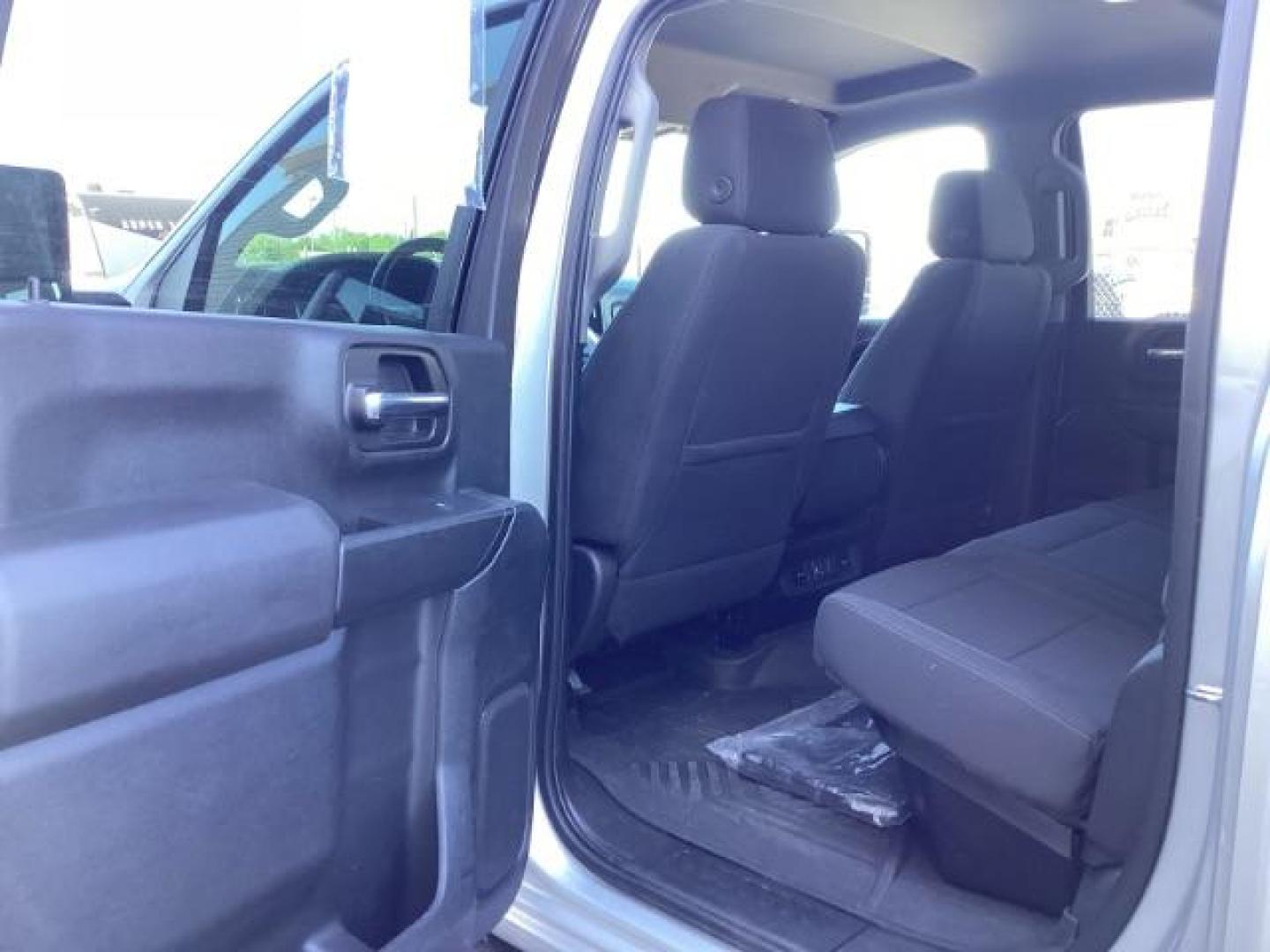 2021 SILVER /Jet Black, leather Chevrolet Silverado 2500HD LT Crew Cab Short Box 4WD (1GC4YNEY1MF) with an 6.6L V8 OHV 16V DIESEL engine, 6-Speed Automatic transmission, located at 1235 N Woodruff Ave., Idaho Falls, 83401, (208) 523-1053, 43.507172, -112.000488 - Photo#16