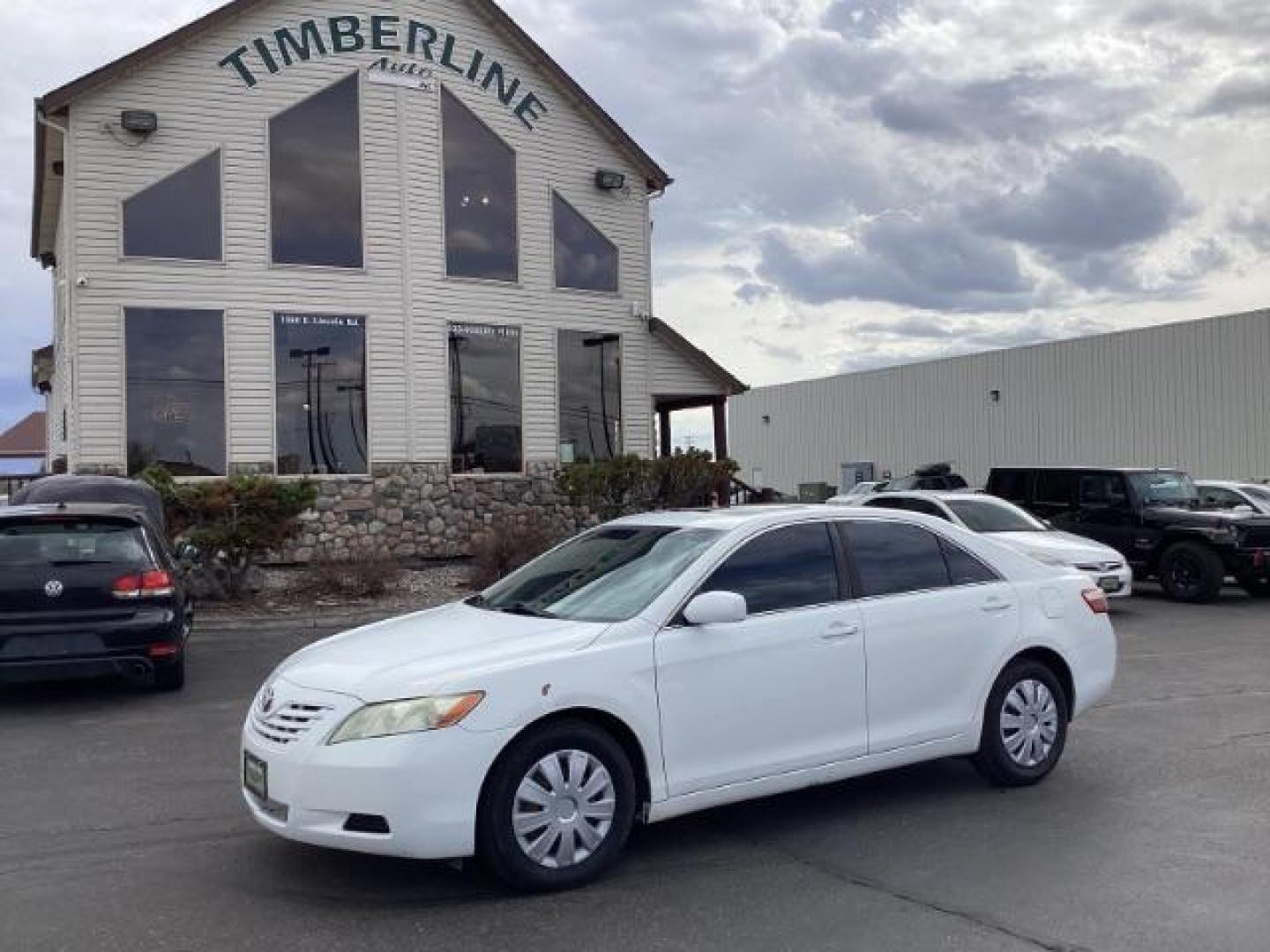 2008 Super White /Ash Cloth Interior Toyota Camry LE 5-Spd AT (4T4BE46K48R) with an 2.4L L4 DOHC 16V engine, 5-Speed Automatic transmission, located at 1235 N Woodruff Ave., Idaho Falls, 83401, (208) 523-1053, 43.507172, -112.000488 - The 2008 Toyota Camry LE is a midsize sedan known for its reliability, comfort, and practicality. Here are the key features you might find on the 2008 Toyota Camry LE: Engine: Typically equipped with a 2.4-liter inline-four engine producing around 158 horsepower and 161 lb-ft of torque, paired with - Photo#0