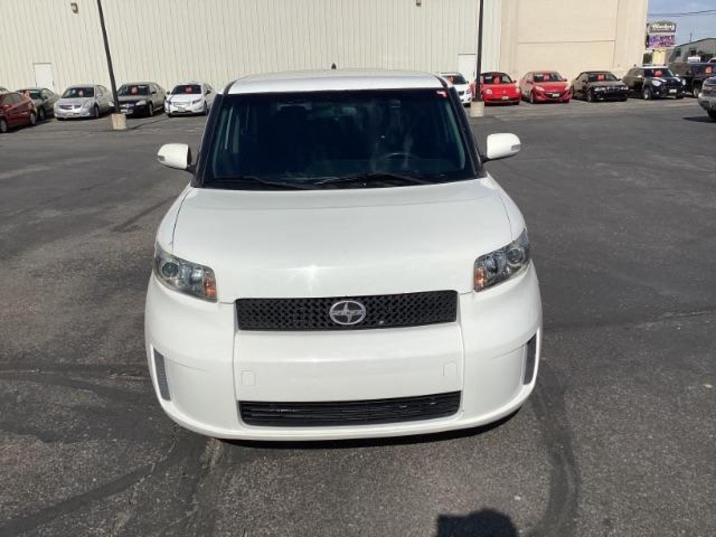 2009 Super White Scion xB Wagon (JTLKE50E091) with an 2.4L L4 DOHC 16V engine, located at 1235 N Woodruff Ave., Idaho Falls, 83401, (208) 523-1053, 43.507172, -112.000488 - The 2009 Scion xB is a compact hatchback known for its distinctive boxy design, practicality, and customizable features. Here are some key features you can typically find in the 2009 Scion xB: Exterior Design: The xB stands out with its unique boxy shape, giving it a spacious interior and distincti - Photo#7