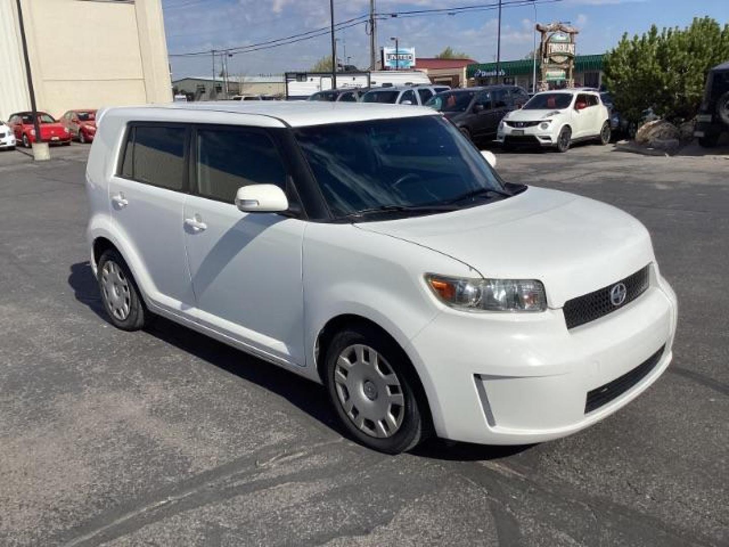 2009 Super White Scion xB Wagon (JTLKE50E091) with an 2.4L L4 DOHC 16V engine, located at 1235 N Woodruff Ave., Idaho Falls, 83401, (208) 523-1053, 43.507172, -112.000488 - The 2009 Scion xB is a compact hatchback known for its distinctive boxy design, practicality, and customizable features. Here are some key features you can typically find in the 2009 Scion xB: Exterior Design: The xB stands out with its unique boxy shape, giving it a spacious interior and distincti - Photo#6