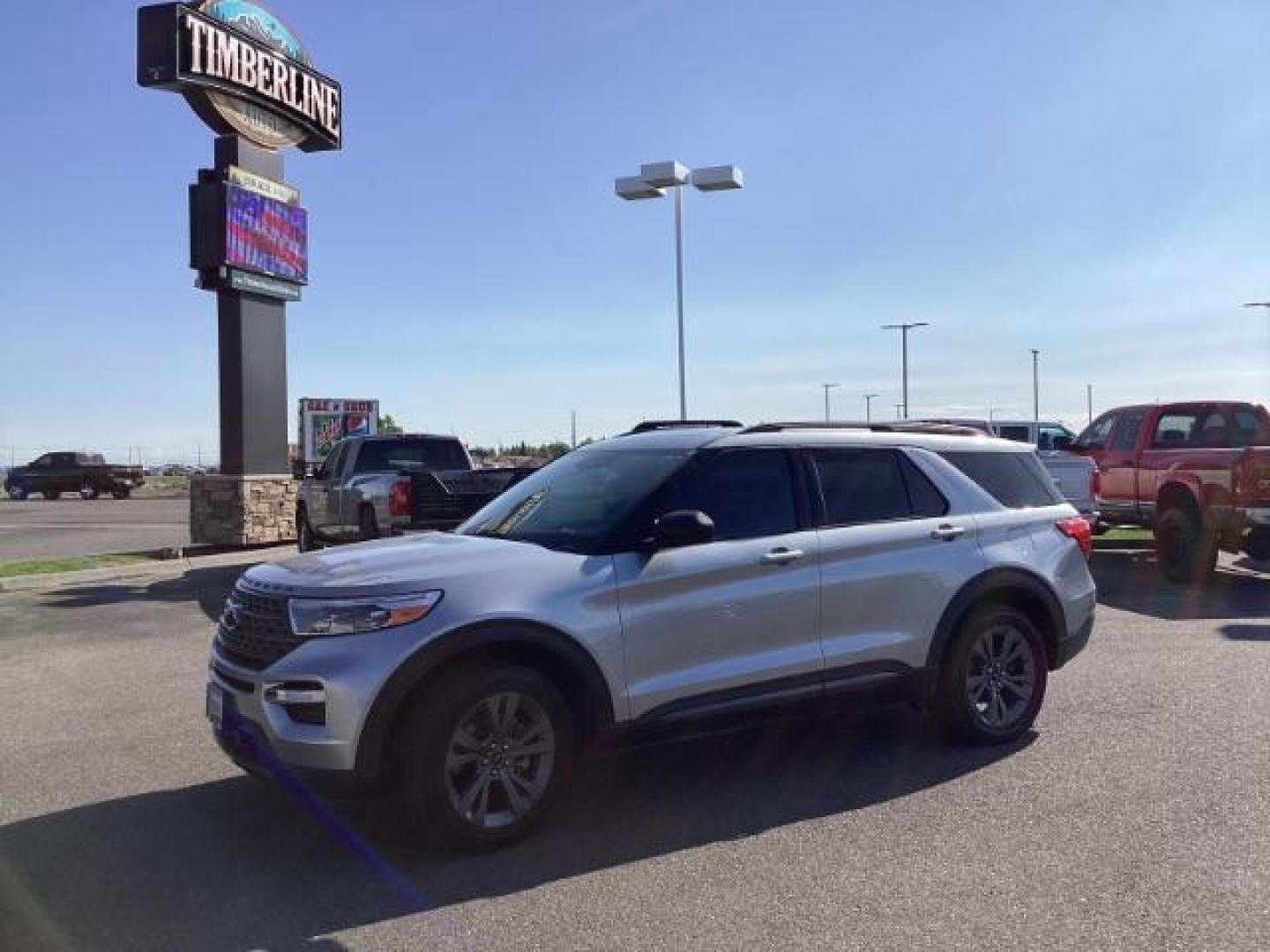 2021 Iconic Silver Metallic /Light Slate, leatherette Ford Explorer XLT AWD (1FMSK8DHXMG) with an 2.3L L4 DOHC 16V engine, 10-Speed Automatic transmission, located at 1235 N Woodruff Ave., Idaho Falls, 83401, (208) 523-1053, 43.507172, -112.000488 - At Timberline Auto it is always easy to find a great deal on your next vehicle! Our experienced sales staff can help find the right vehicle that will fit your needs. Our knowledgeable finance department has options for almost any credit score. We offer many warranty contract options to protect your - Photo#0