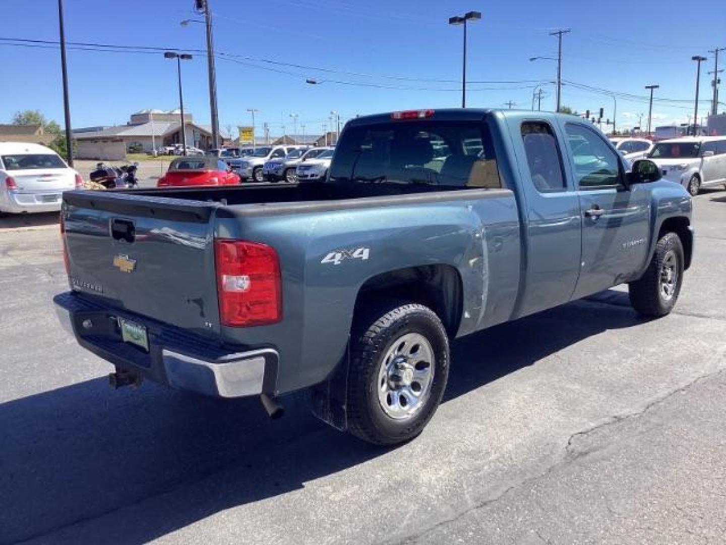 2007 Chevrolet Silverado 1500 LT1 Ext. Cab Long Box 4WD (1GCEK19J17Z) with an 5.3L V8 OHV 16V engine, 4-Speed Automatic transmission, located at 1235 N Woodruff Ave., Idaho Falls, 83401, (208) 523-1053, 43.507172, -112.000488 - The 2007 Chevrolet Silverado 1500 Extended Cab 4x4 LT1 typically comes with a range of features, although exact specifications can vary based on trim level, optional packages, and individual customization. Here are some of the common features you might find on this model: Engine: It might be equipp - Photo#3