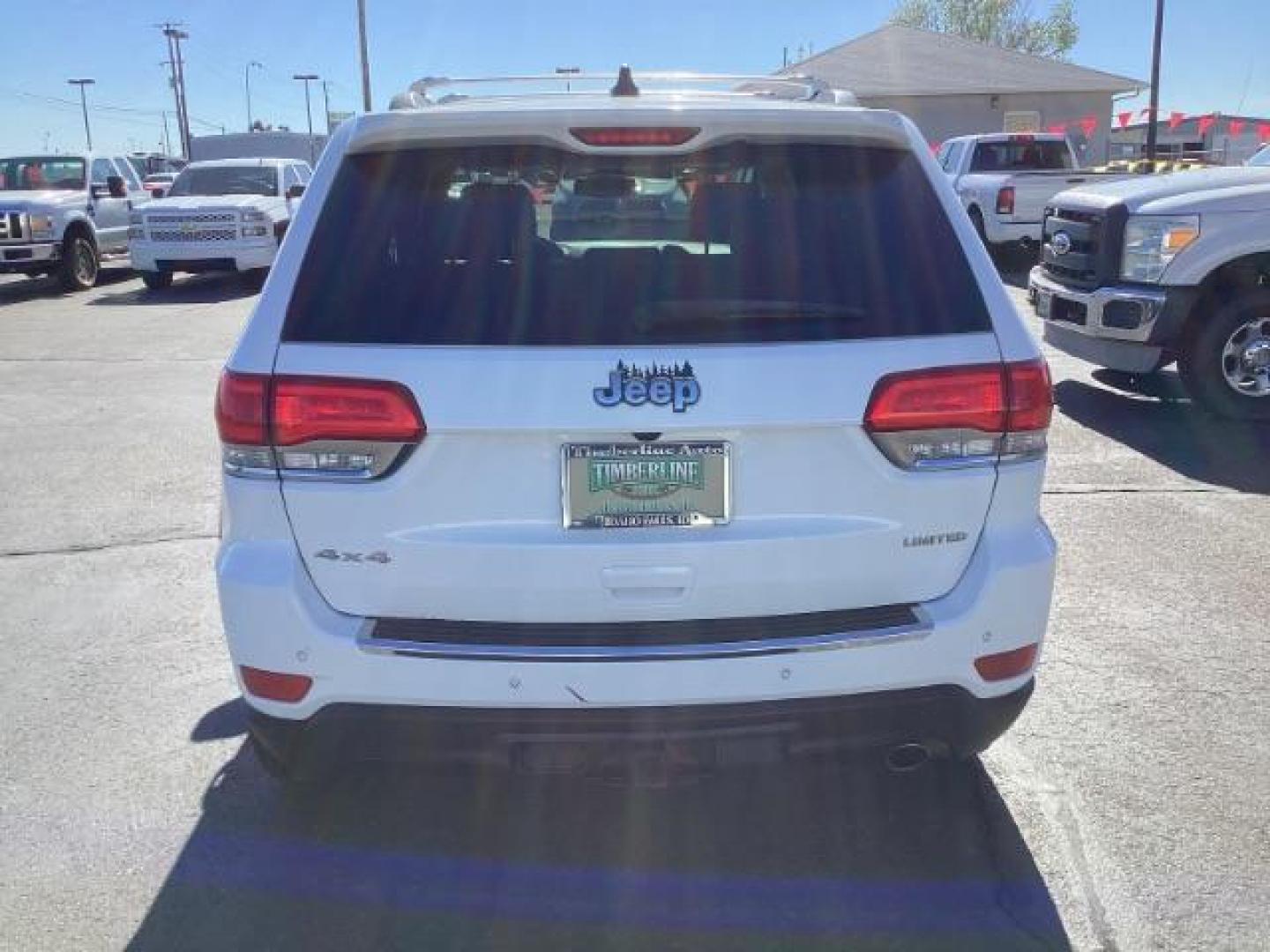 2015 Jeep Grand Cherokee Limited 4WD (1C4RJFBG0FC) with an 3.6L V6 DOHC 24V engine, 8-Speed Automatic transmission, located at 1235 N Woodruff Ave., Idaho Falls, 83401, (208) 523-1053, 43.507172, -112.000488 - Here are the features commonly found on the 2015 Jeep Grand Cherokee Limited: Engine Options: The 2015 Jeep Grand Cherokee Limited typically offered a choice of engines: 3.6-liter V6 engine, producing around 290 horsepower and 260 lb-ft of torque. Transmission: Most models came with an 8-speed au - Photo#3