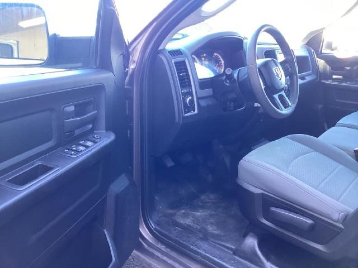 2019 BROWN /Black/Diesel Gray (Fleet), cloth RAM 1500 Classic Tradesman Crew Cab SWB 4WD (1C6RR7KG7KS) with an 3.6L V6 DOHC 24V FFV engine, 8-Speed Automatic transmission, located at 1235 N Woodruff Ave., Idaho Falls, 83401, (208) 523-1053, 43.507172, -112.000488 - Photo#8