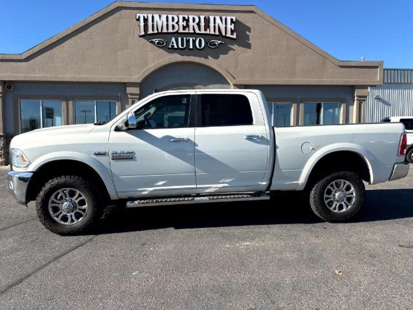 2017 WHITE /Canyon Brown/Light Frost Beige, leather RAM 2500 Laramie Crew Cab SWB 4WD (3C6UR5FJ6HG) with an 6.4L V8 engine, 6-Speed Automatic transmission, located at 1235 N Woodruff Ave., Idaho Falls, 83401, (208) 523-1053, 43.507172, -112.000488 - Photo#2