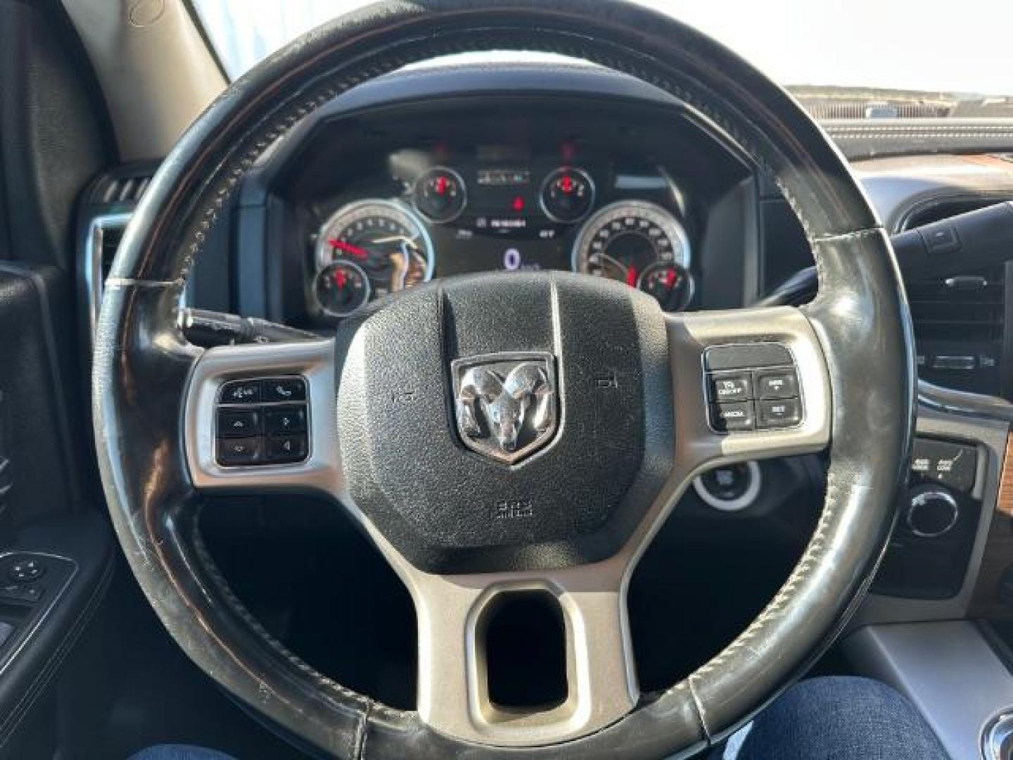 2017 WHITE /Canyon Brown/Light Frost Beige, leather RAM 2500 Laramie Crew Cab SWB 4WD (3C6UR5FJ6HG) with an 6.4L V8 engine, 6-Speed Automatic transmission, located at 1235 N Woodruff Ave., Idaho Falls, 83401, (208) 523-1053, 43.507172, -112.000488 - Photo#31