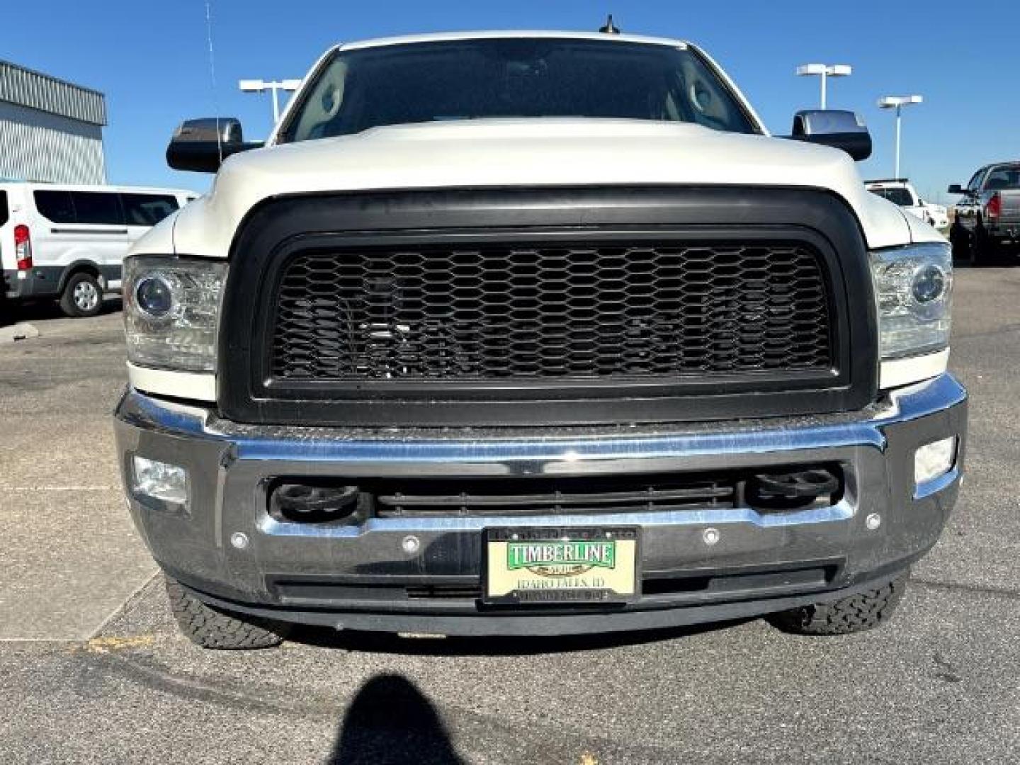 2017 WHITE /Canyon Brown/Light Frost Beige, leather RAM 2500 Laramie Crew Cab SWB 4WD (3C6UR5FJ6HG) with an 6.4L V8 engine, 6-Speed Automatic transmission, located at 1235 N Woodruff Ave., Idaho Falls, 83401, (208) 523-1053, 43.507172, -112.000488 - Photo#7