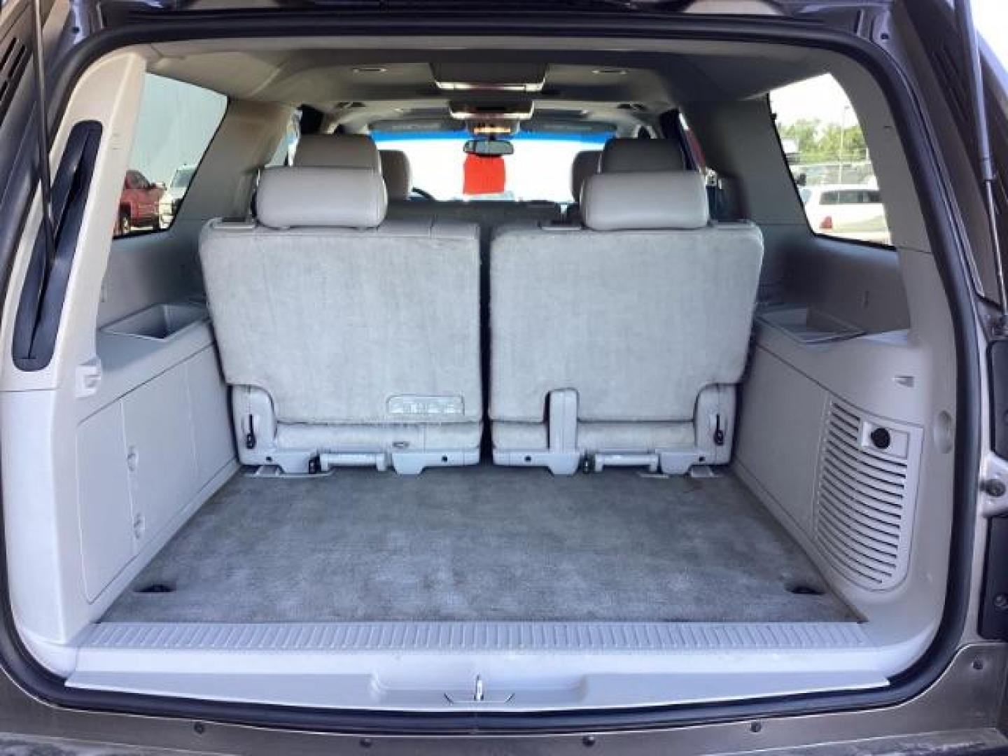 2013 GRAY /Ebony Leather Interior Chevrolet Suburban LTZ 1500 4WD (1GNSKJE71DR) with an 5.3L V8 OHV 16V FFV engine, 6-Speed Automatic transmission, located at 1235 N Woodruff Ave., Idaho Falls, 83401, (208) 523-1053, 43.507172, -112.000488 - Photo#17