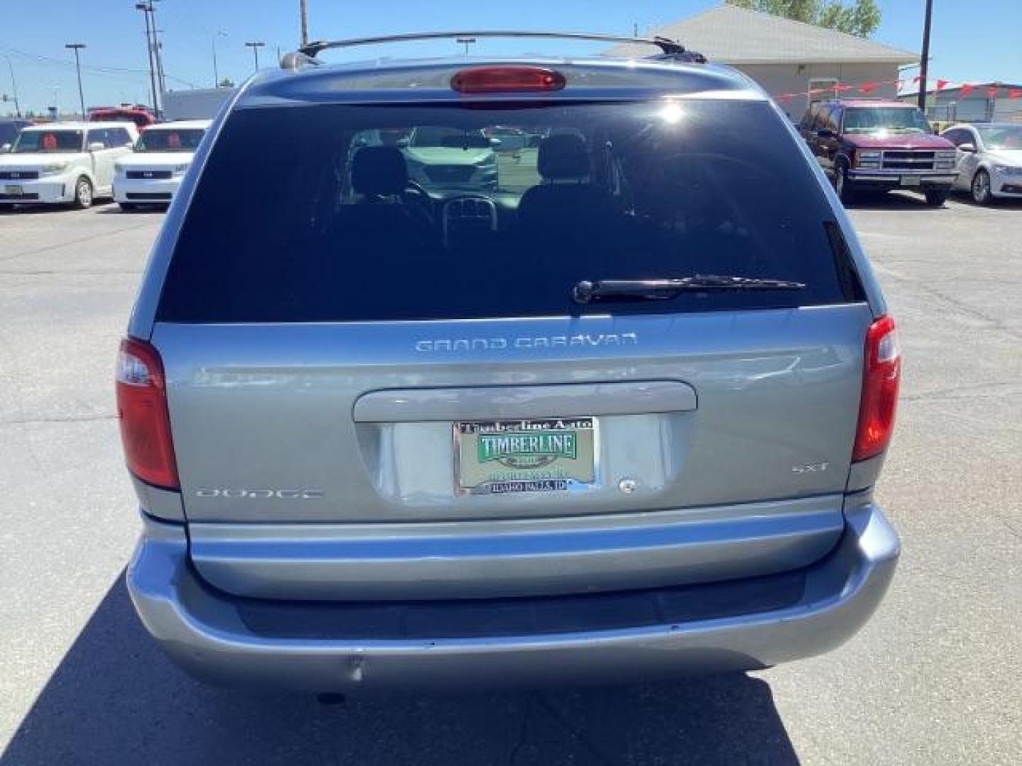 2007 Magnesium Pearl Dodge Grand Caravan SXT (2D4GP44LX7R) with an 3.8L V6 OHV 12V engine, 4-Speed Automatic transmission, located at 1235 N Woodruff Ave., Idaho Falls, 83401, (208) 523-1053, 43.507172, -112.000488 - The 2007 Dodge Caravan SXT is a versatile minivan that provides a comfortable ride, ample interior space, and a variety of features suited for family use. Here are the key features of the 2007 Dodge Caravan SXT: Engine and Performance Engine: 3.8-liter V6 Horsepower: 200 hp @ 5,200 rpm Torque: 235 - Photo#3