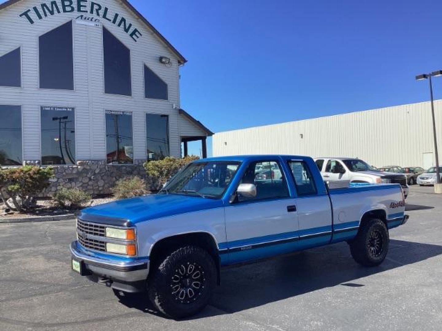 1991 Chevrolet C/K 1500 Ext. Cab 6.5-ft. Bed 4WD (2GCEK19Z1M1) with an 4.3L V6 OHV 12V engine, 4-Speed Automatic transmission, located at 1235 N Woodruff Ave., Idaho Falls, 83401, (208) 523-1053, 43.507172, -112.000488 - The 1991 Chevrolet 1500 4x4 with a manual transmission offered a robust and capable driving experience. Here are the key features commonly found on this model: Manual Transmission: The manual transmission option typically included a 5-speed manual gearbox, providing drivers with direct control over - Photo#0