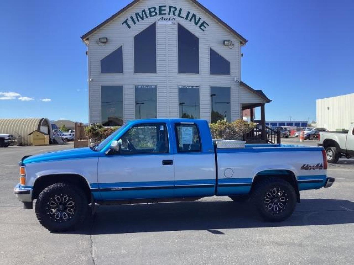 1991 Chevrolet C/K 1500 Ext. Cab 6.5-ft. Bed 4WD (2GCEK19Z1M1) with an 4.3L V6 OHV 12V engine, 4-Speed Automatic transmission, located at 1235 N Woodruff Ave., Idaho Falls, 83401, (208) 523-1053, 43.507172, -112.000488 - The 1991 Chevrolet 1500 4x4 with a manual transmission offered a robust and capable driving experience. Here are the key features commonly found on this model: Manual Transmission: The manual transmission option typically included a 5-speed manual gearbox, providing drivers with direct control over - Photo#1