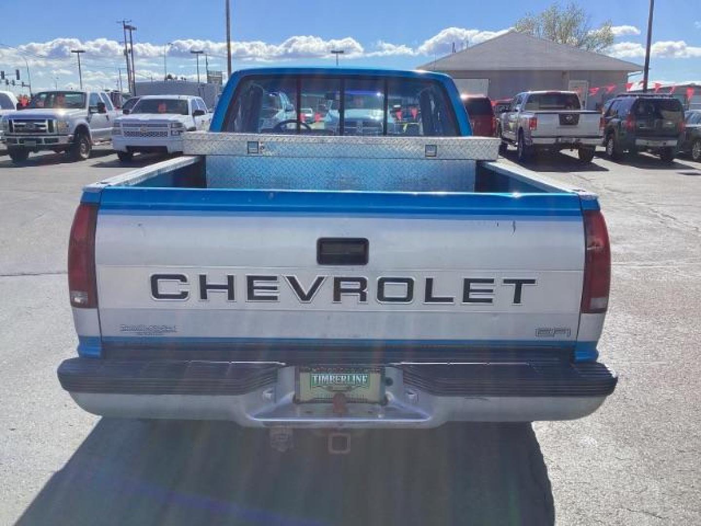 1991 Chevrolet C/K 1500 Ext. Cab 6.5-ft. Bed 4WD (2GCEK19Z1M1) with an 4.3L V6 OHV 12V engine, 4-Speed Automatic transmission, located at 1235 N Woodruff Ave., Idaho Falls, 83401, (208) 523-1053, 43.507172, -112.000488 - The 1991 Chevrolet 1500 4x4 with a manual transmission offered a robust and capable driving experience. Here are the key features commonly found on this model: Manual Transmission: The manual transmission option typically included a 5-speed manual gearbox, providing drivers with direct control over - Photo#3