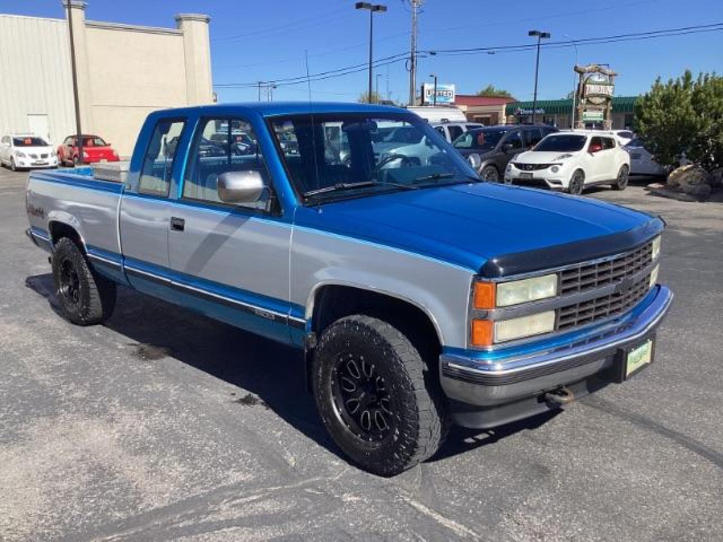 1991 Chevrolet C/K 1500 Ext. Cab 6.5-ft. Bed 4WD (2GCEK19Z1M1) with an 4.3L V6 OHV 12V engine, 4-Speed Automatic transmission, located at 1235 N Woodruff Ave., Idaho Falls, 83401, (208) 523-1053, 43.507172, -112.000488 - The 1991 Chevrolet 1500 4x4 with a manual transmission offered a robust and capable driving experience. Here are the key features commonly found on this model: Manual Transmission: The manual transmission option typically included a 5-speed manual gearbox, providing drivers with direct control over - Photo#6