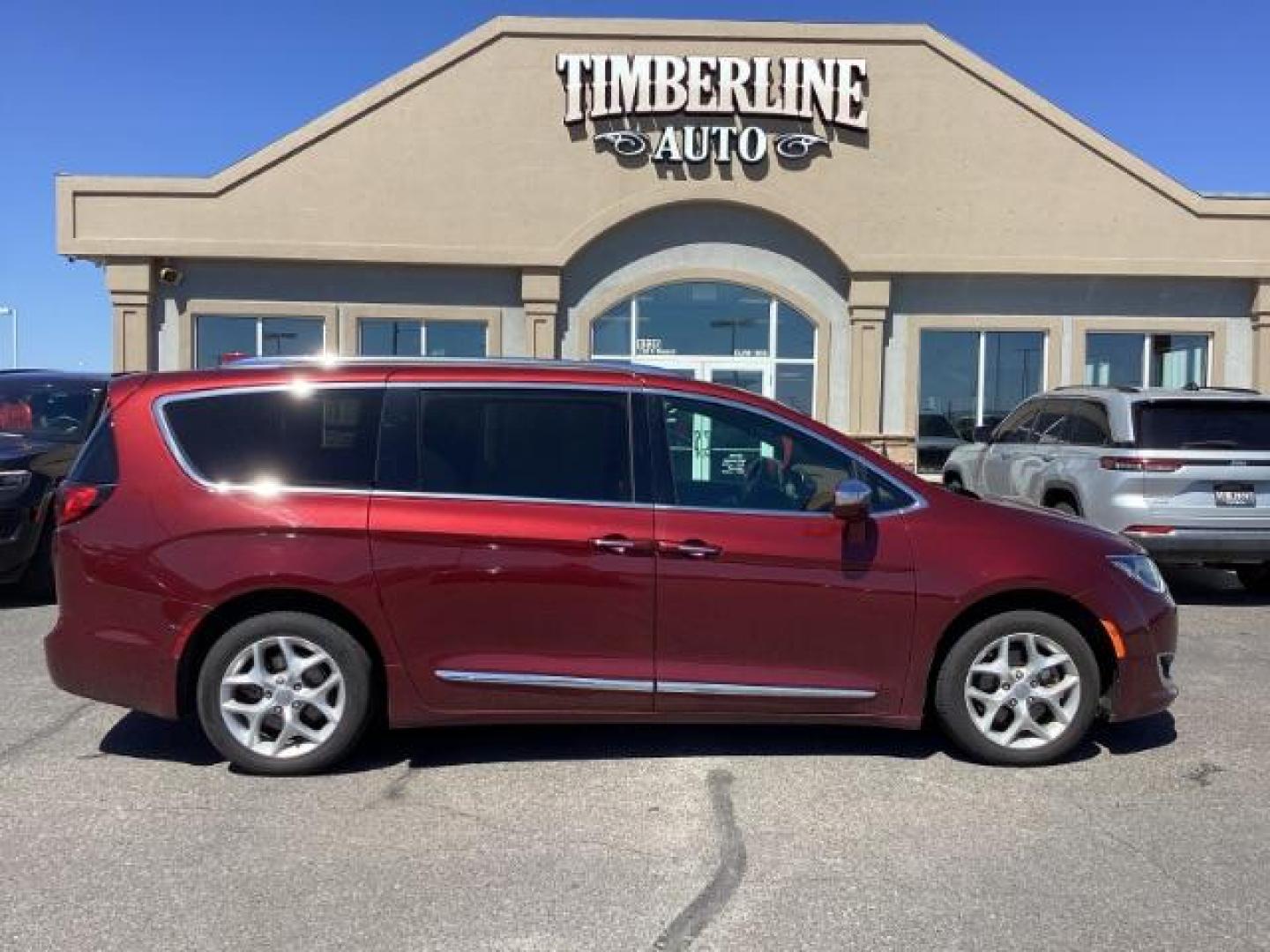 2020 Velvet Red Pearl Coat Chrysler Pacifica PASSENGER VAN (2C4RC1GG5LR) with an 3.6L V6 DOHC 24V engine, 9-Speed Automatic transmission, located at 1235 N Woodruff Ave., Idaho Falls, 83401, (208) 523-1053, 43.507172, -112.000488 - Photo#5