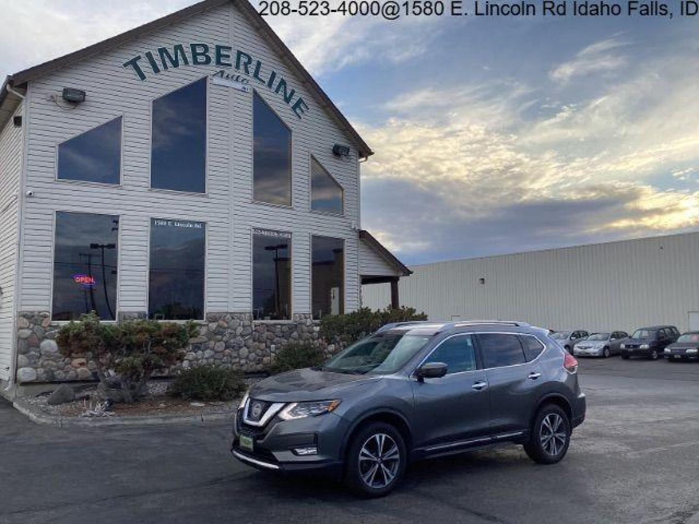 2017 Brilliant Silver /Charcoal, leather Nissan Rogue SL AWD (5N1AT2MV4HC) with an 2.5L L4 DOHC 16V engine, Continuously Variable Transmission transmission, located at 1235 N Woodruff Ave., Idaho Falls, 83401, (208) 523-1053, 43.507172, -112.000488 - Elevate your driving experience with this 2017 Nissan Rogue SL AWD! Known for its stylish design and versatile functionality, this compact SUV is powered by a fuel-efficient 2.5L I4 engine and features all-wheel drive, making it perfect for any weather or terrain. Key Features: Luxurious SL tr - Photo#0