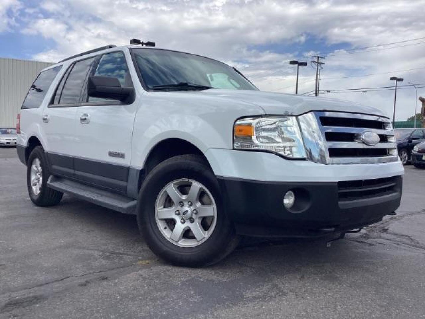 2007 Oxford White Ford Expedition XLT 4WD (1FMFU16537L) with an 5.4L V8 SOHC 16V engine, 6-Speed Automatic transmission, located at 1235 N Woodruff Ave., Idaho Falls, 83401, (208) 523-1053, 43.507172, -112.000488 - Photo#8