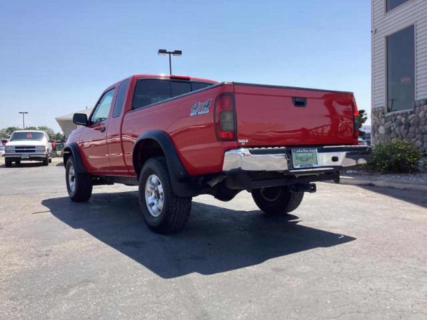 2000 Aztec Red Clear Coat Nissan Frontier XE-V6 King Cab 4WD (1N6ED26Y2YC) with an 3.4L V6 OHV 12V engine, located at 1235 N Woodruff Ave., Idaho Falls, 83401, (208) 523-1053, 43.507172, -112.000488 - Photo#3