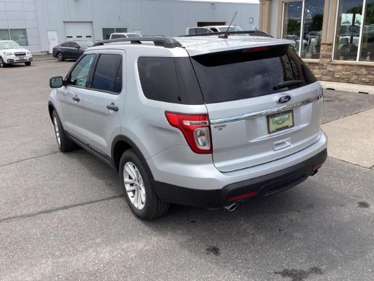 2015 Ingot Silver Metallic /Medium Light Stone, cloth Ford Explorer Base FWD (1FM5K7B88FG) with an 3.5L V6 DOHC 24V engine, 6-Speed Automatic transmission, located at 1235 N Woodruff Ave., Idaho Falls, 83401, (208) 523-1053, 43.507172, -112.000488 - Photo#3