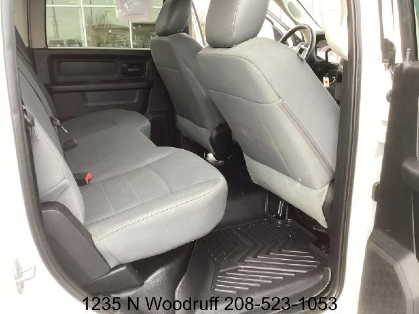 2016 WHITE /Black/Diesel Gray, cloth RAM 2500 Tradesman Crew Cab LWB 4WD (3C6UR5HL5GG) with an 6.7L L6 OHV 24V TURBO DIESEL engine, 6-Speed Automatic transmission, located at 1235 N Woodruff Ave., Idaho Falls, 83401, (208) 523-1053, 43.507172, -112.000488 - Photo#16