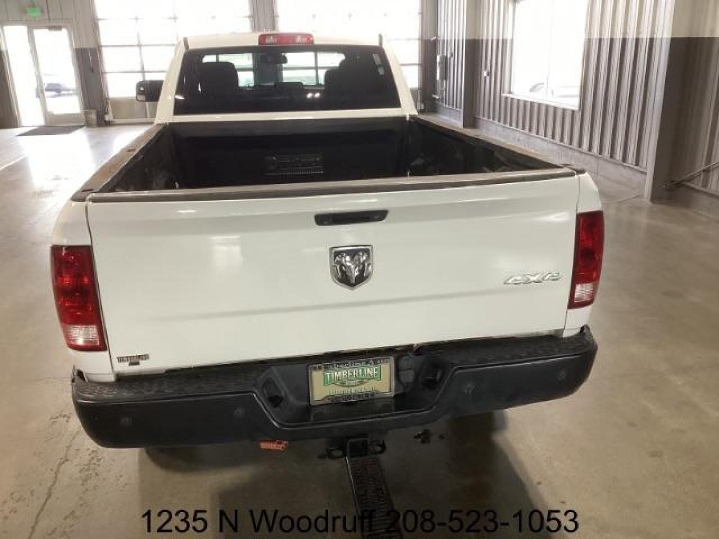 2016 WHITE /Black/Diesel Gray, cloth RAM 2500 Tradesman Crew Cab LWB 4WD (3C6UR5HL5GG) with an 6.7L L6 OHV 24V TURBO DIESEL engine, 6-Speed Automatic transmission, located at 1235 N Woodruff Ave., Idaho Falls, 83401, (208) 523-1053, 43.507172, -112.000488 - Photo#3