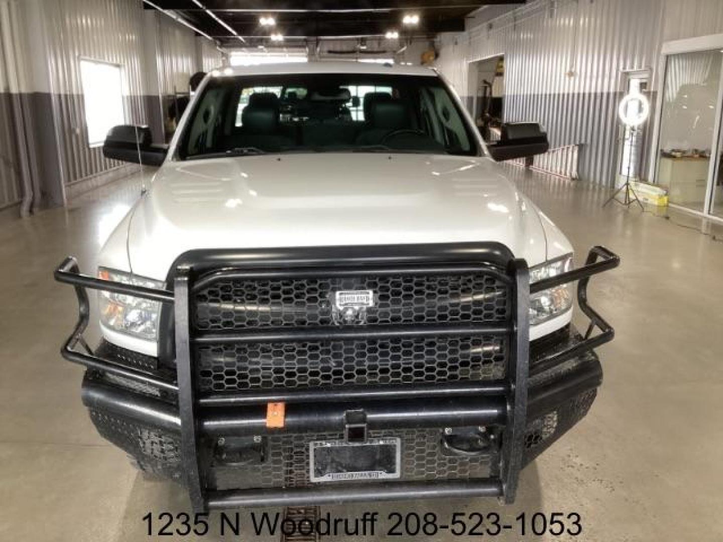 2016 WHITE /Black/Diesel Gray, cloth RAM 2500 Tradesman Crew Cab LWB 4WD (3C6UR5HL5GG) with an 6.7L L6 OHV 24V TURBO DIESEL engine, 6-Speed Automatic transmission, located at 1235 N Woodruff Ave., Idaho Falls, 83401, (208) 523-1053, 43.507172, -112.000488 - Photo#6